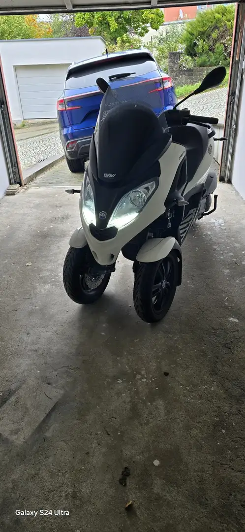 Piaggio MP3 300 Sport Fehér - 2