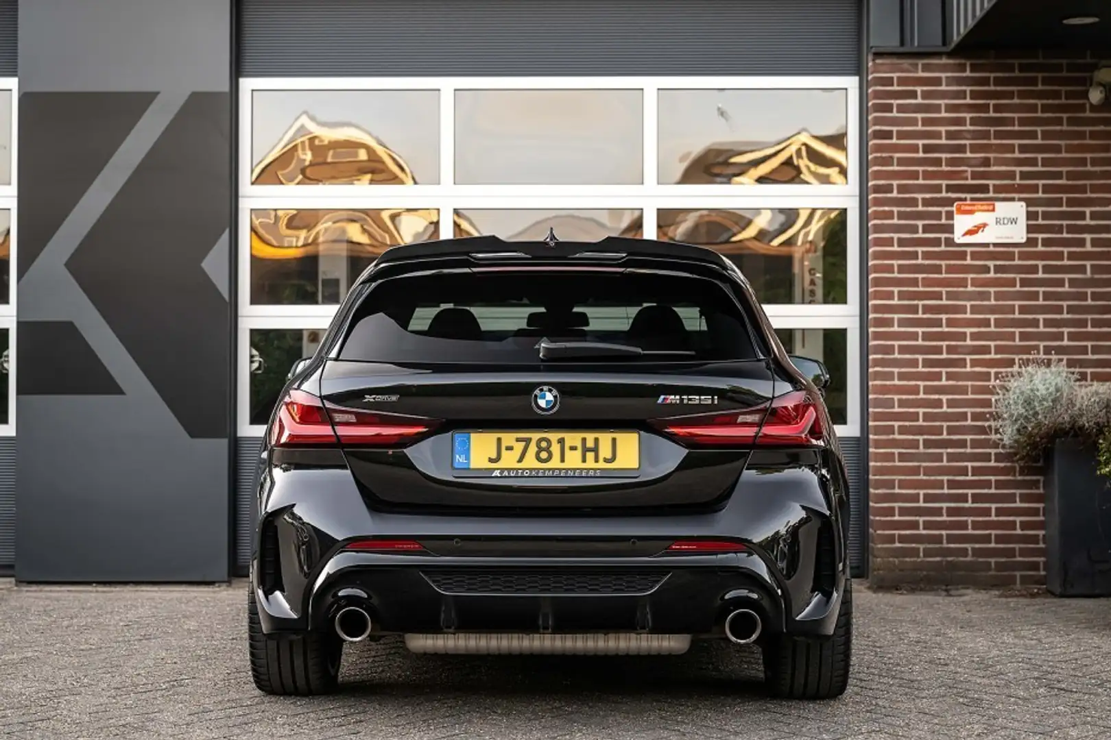 BMW 135 M135 M135i xDrive High Executive | Panorama | H/K Zwart - 2