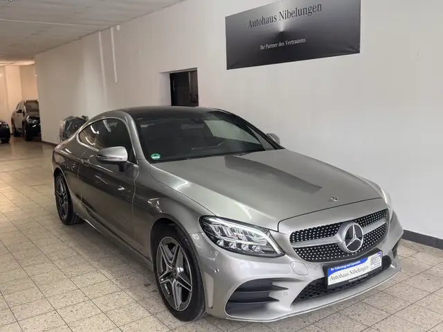 Mercedes-Benz C 180 Coupe AMG Line *LED*Panorama*Kamera*NAVI*PTS*