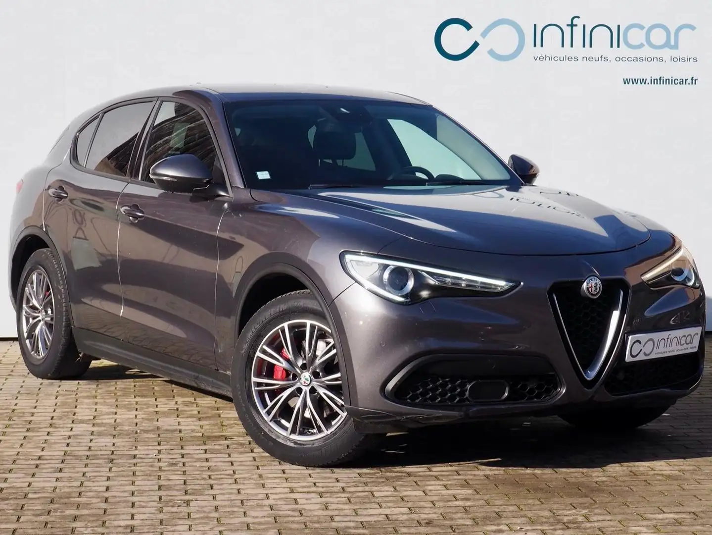 Alfa Romeo Stelvio 2.2 160 ch AT8 Super + Cuir + Caméra + Attelage Gris - 1
