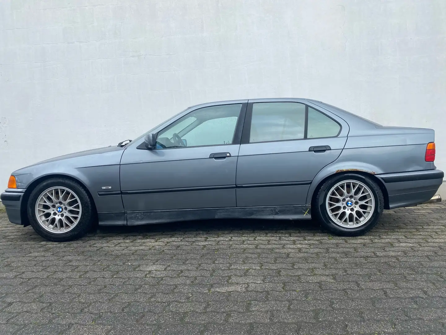 BMW 320 320i E36 Limosine Classic Car LM/TÜV NEU Gri - 1