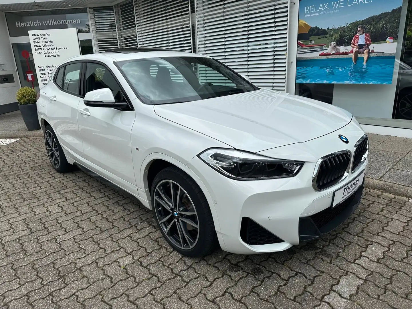 BMW X2 xDrive18d M Sport +Pano +Navi +SHZ +Heckträg Weiß - 1