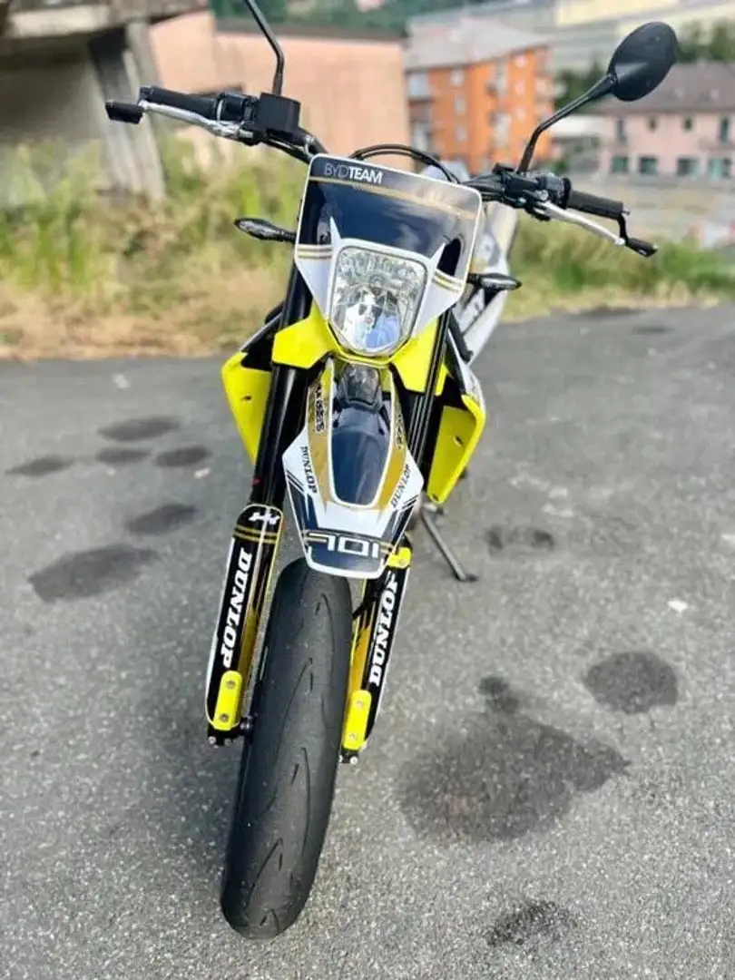 Husqvarna 701 Supermoto Bianco - 1