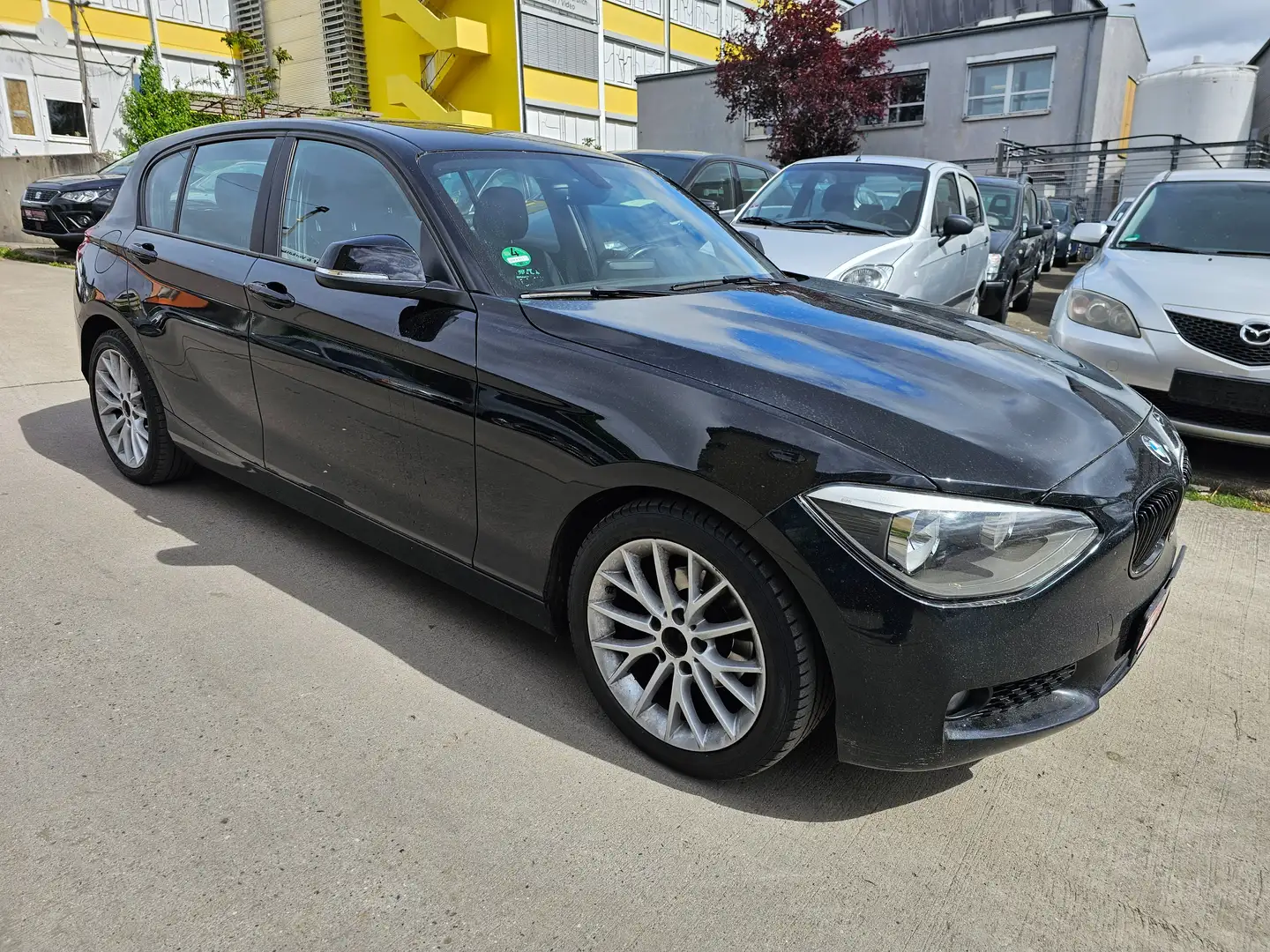 BMW 114 114i Fekete - 2