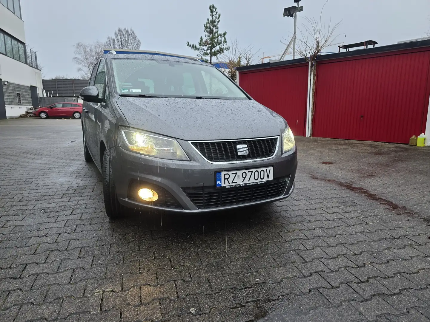 SEAT Alhambra 2.0 TDI Ecomotive SUN Grau - 2