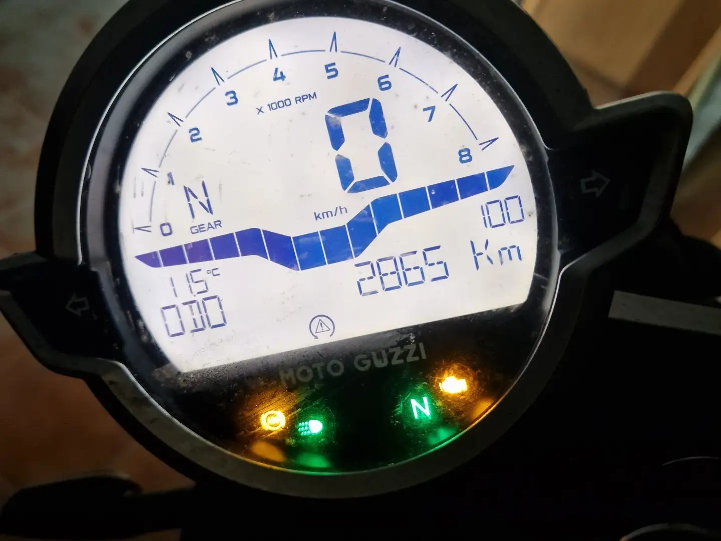 Moto Guzzi V 850 Black - 2