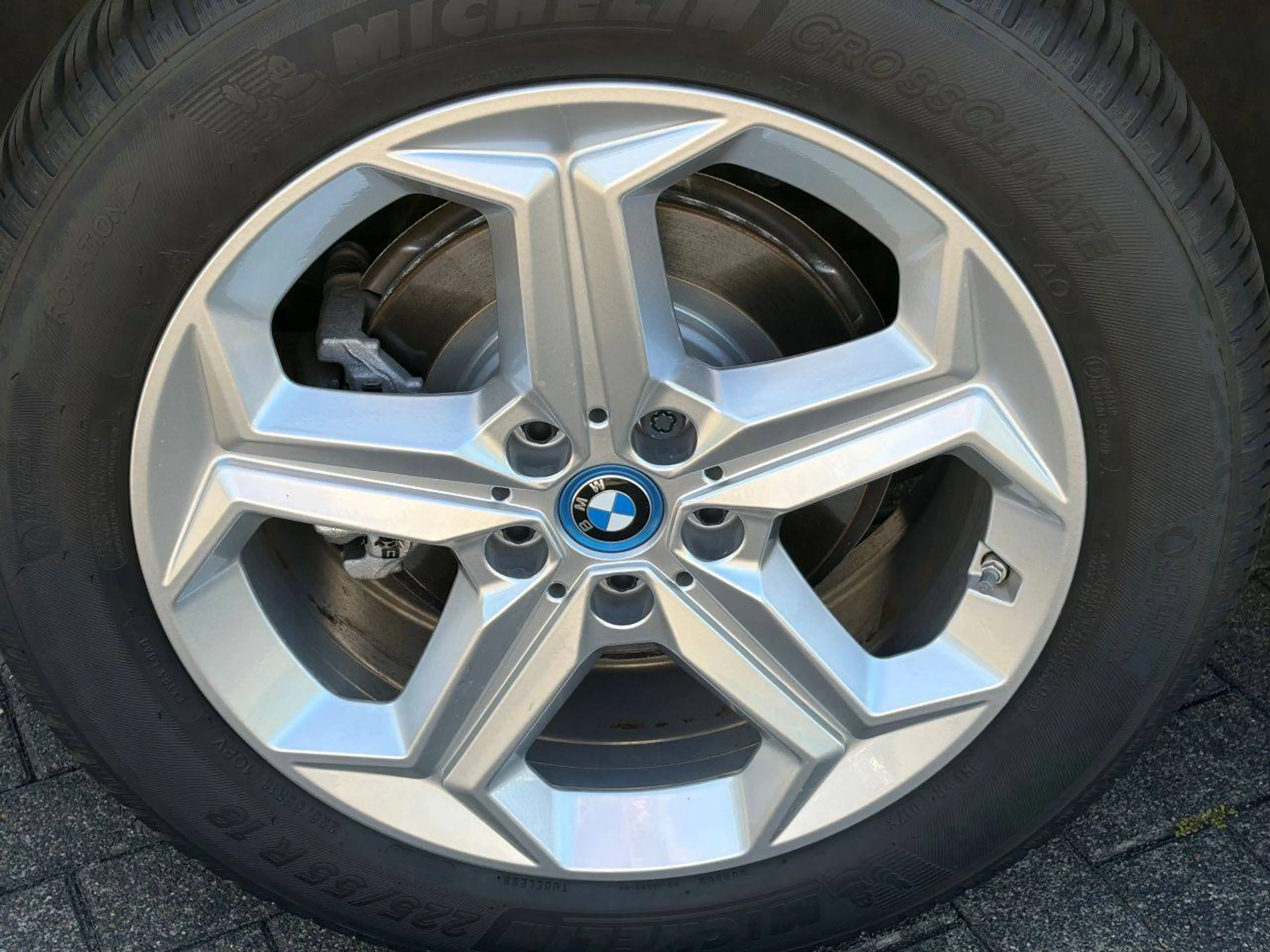 BMW iX1 20 eDrive xLine / Sportsitze / DAB / Driving Assistant Plus — photo 13