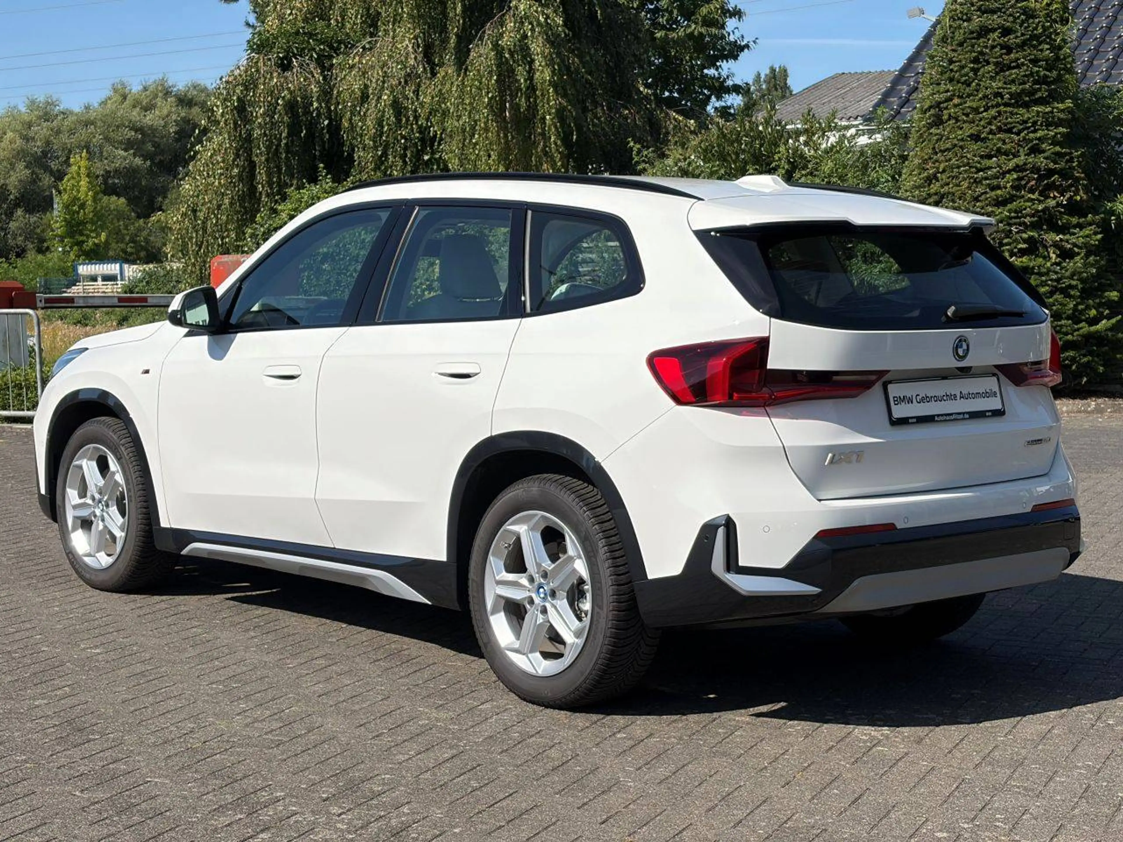 BMW iX1 20 eDrive xLine / Sportsitze / DAB / Driving Assistant Plus — photo 4