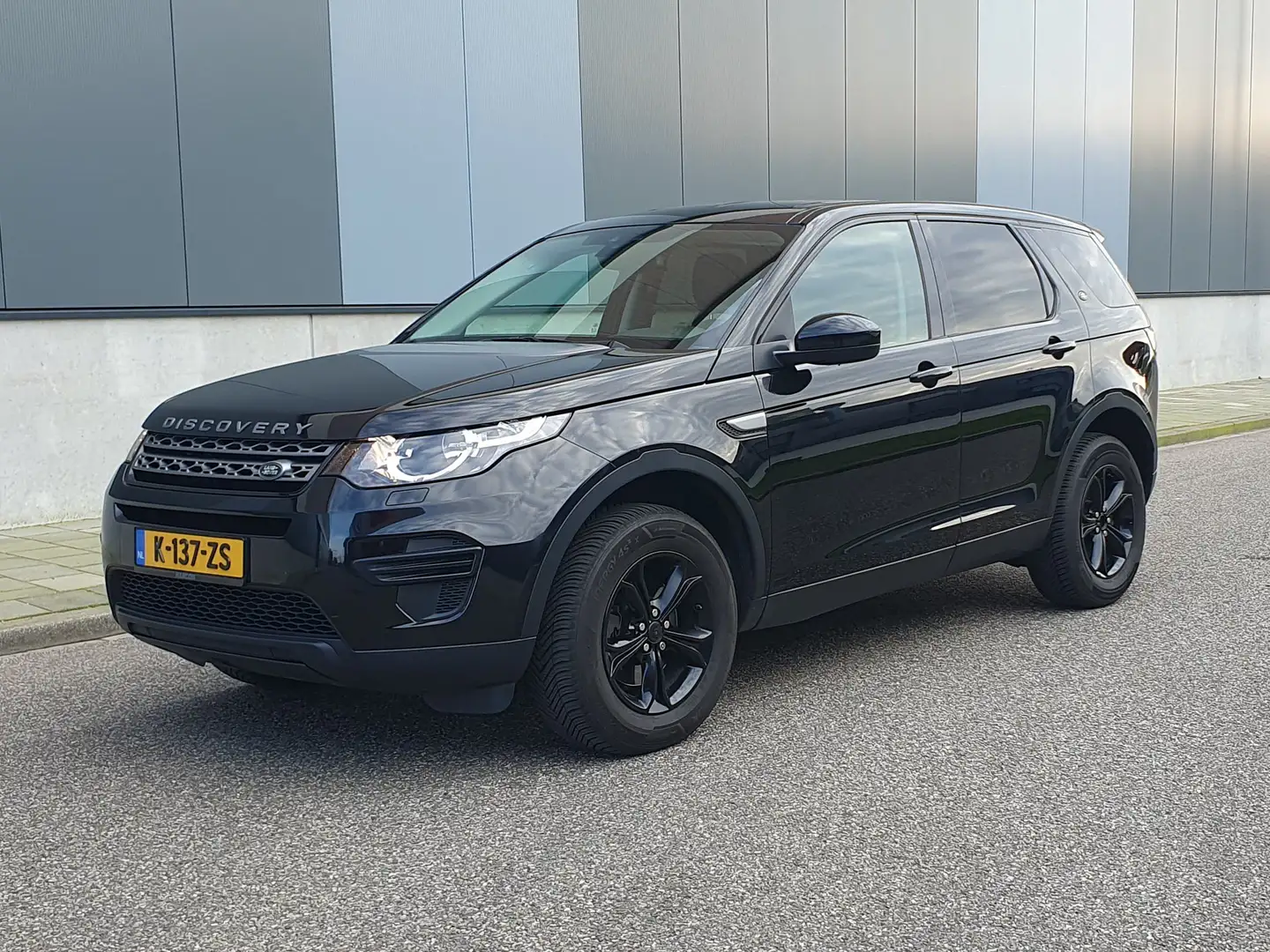 Land Rover Discovery Sport Discovery Sport 2.0 TD4 UrbSer Pure Чорний - 2