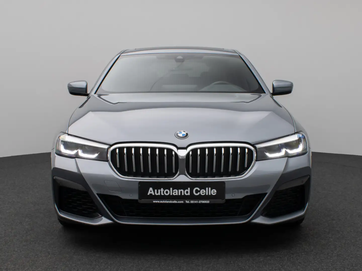 BMW 540 xD M Sport Panorama DAB H K DispKey 19Zoll Bleu - 2