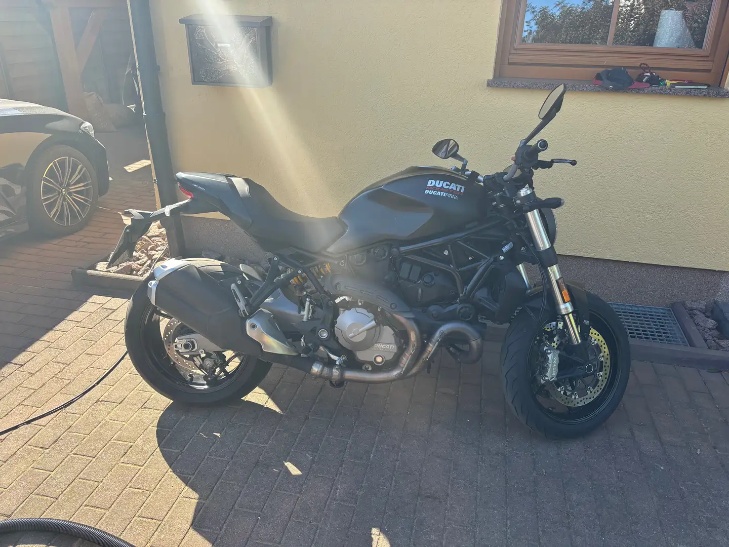 Ducati Monster 821 - 1