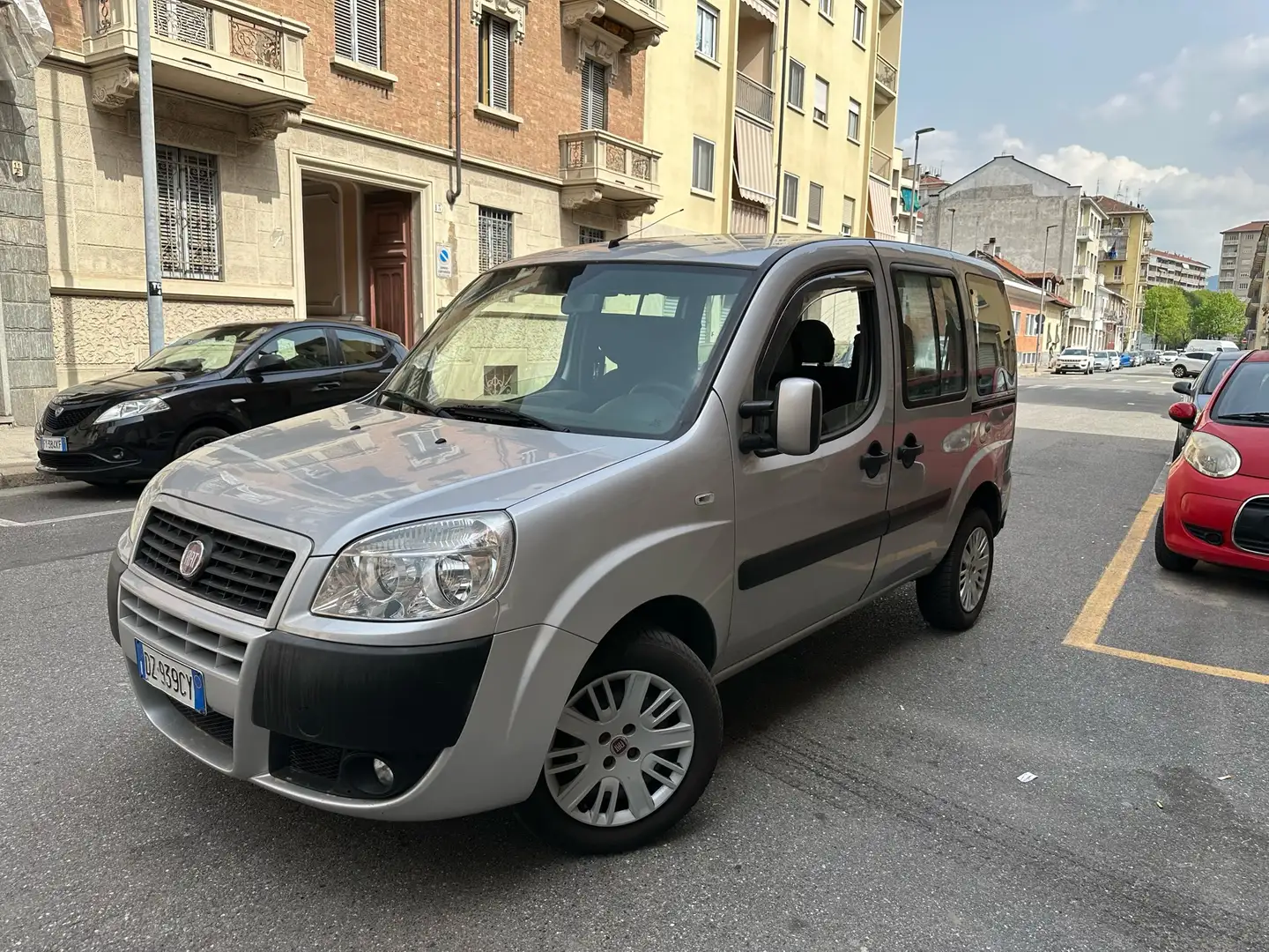 Fiat Doblo 1.4 Dynamic gpl fino 2029 Zilver - 1