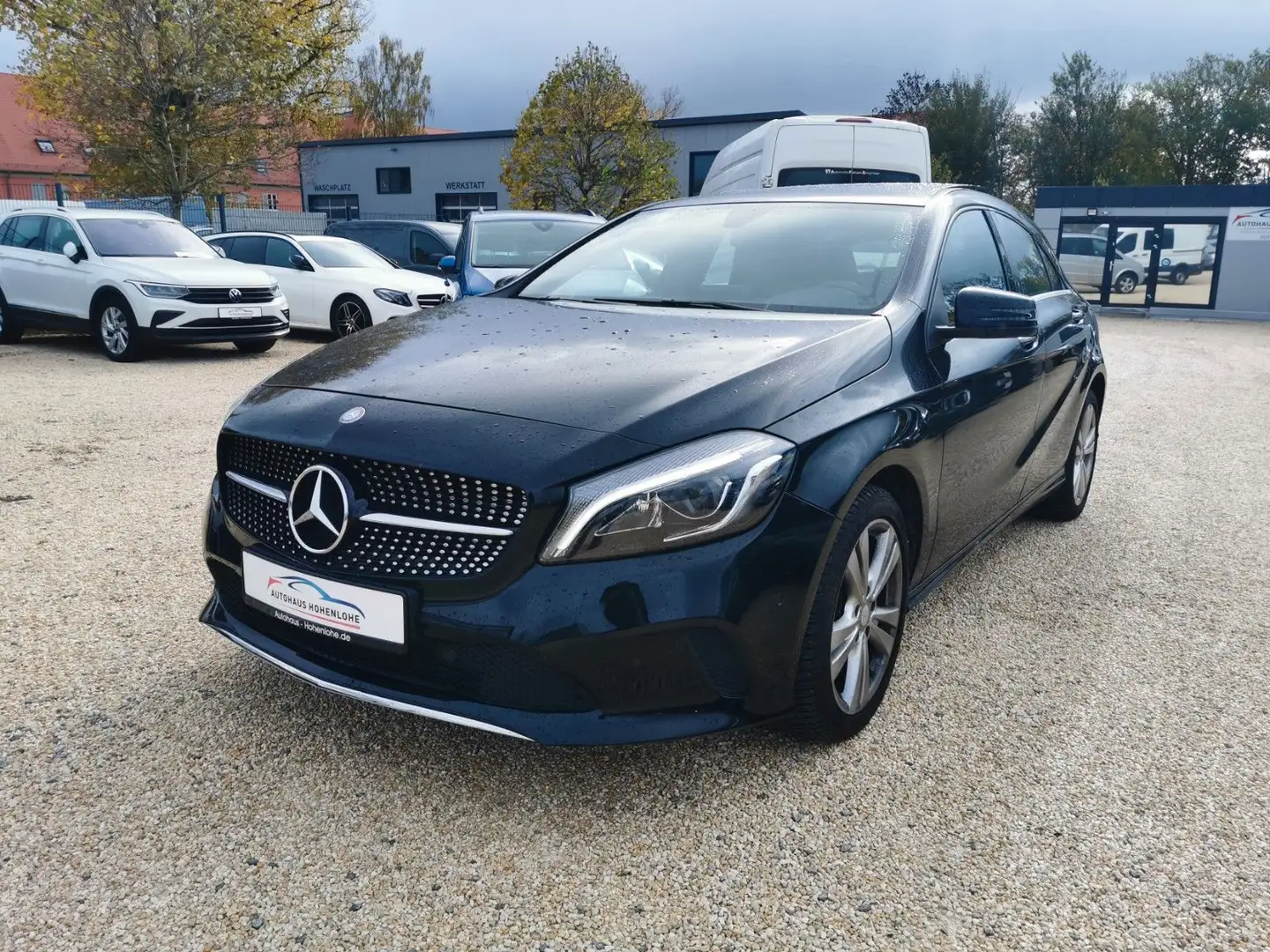 Mercedes-Benz A 180 Score NAVI BT LED PANO Schwarz - 1