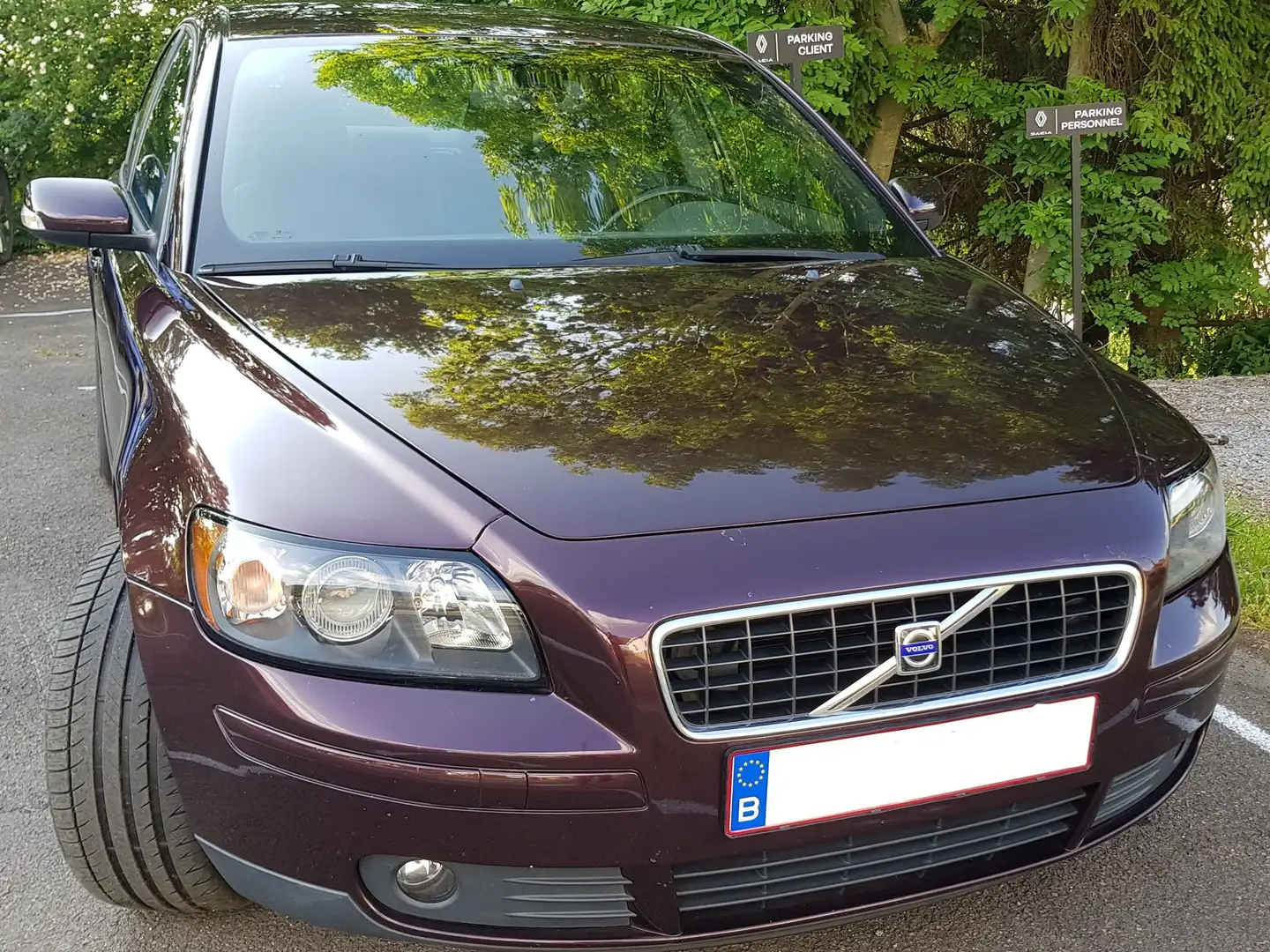 Volvo S40 S40 2.5 Turbo 20v T5 Momentum Burdeos - 1