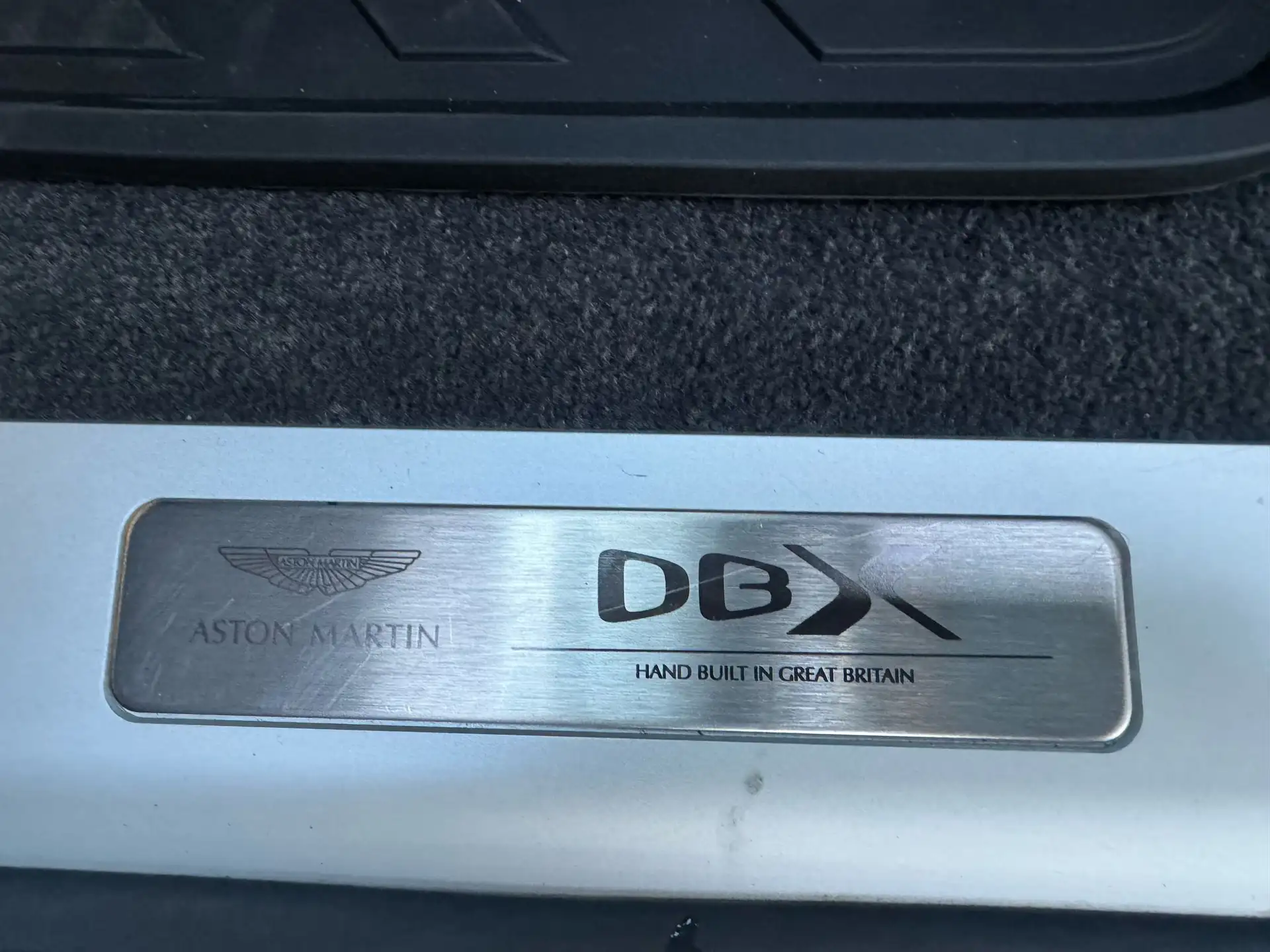 애스턴마틴 DBX 2023 검정 사진 7