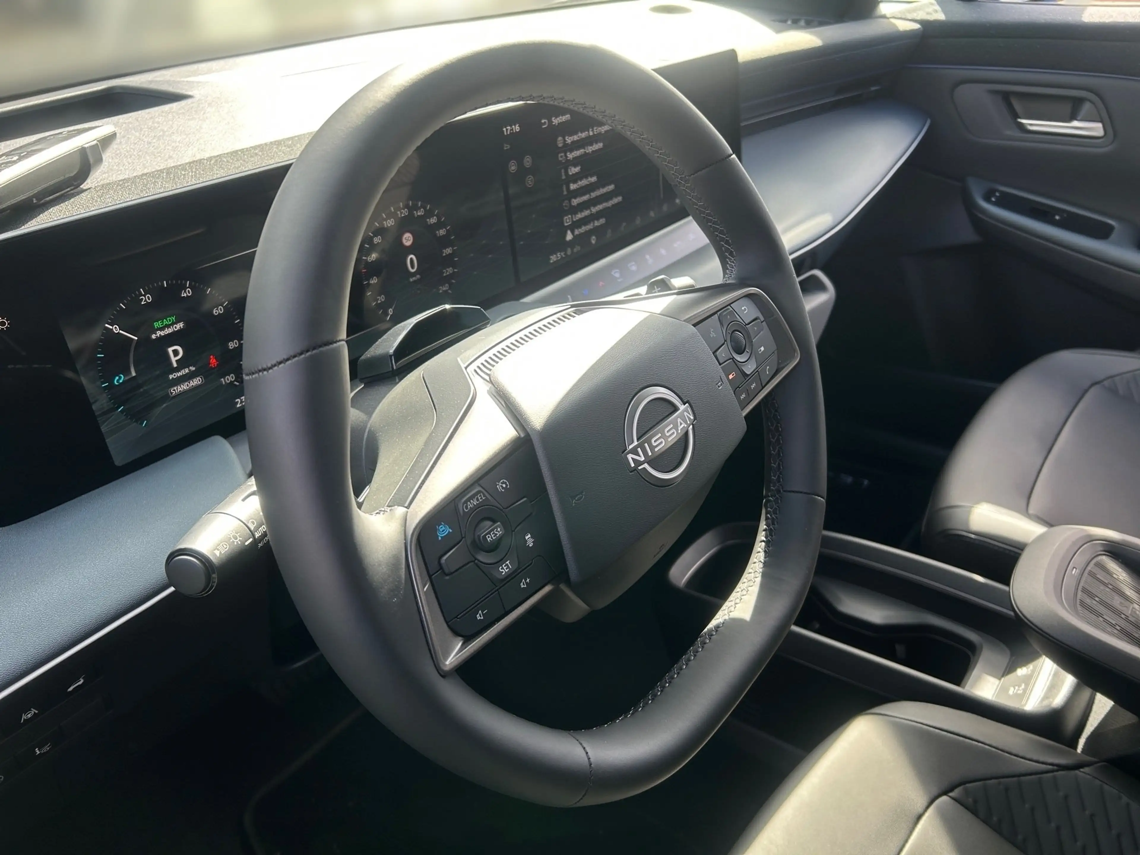 Nissan Leaf BEV Evolve ACC+AUT+Navi+Pano+SD+Winterp. — photo 9