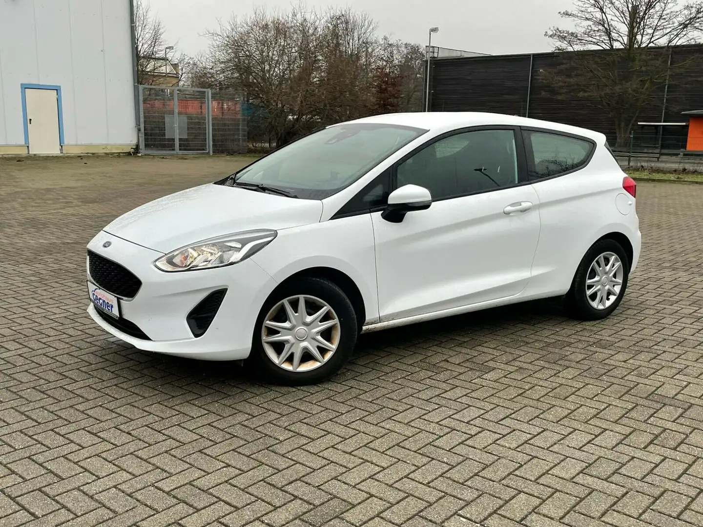Ford Fiesta 1.1 Trend Cool&Sound Winter-Paket Weiß - 2