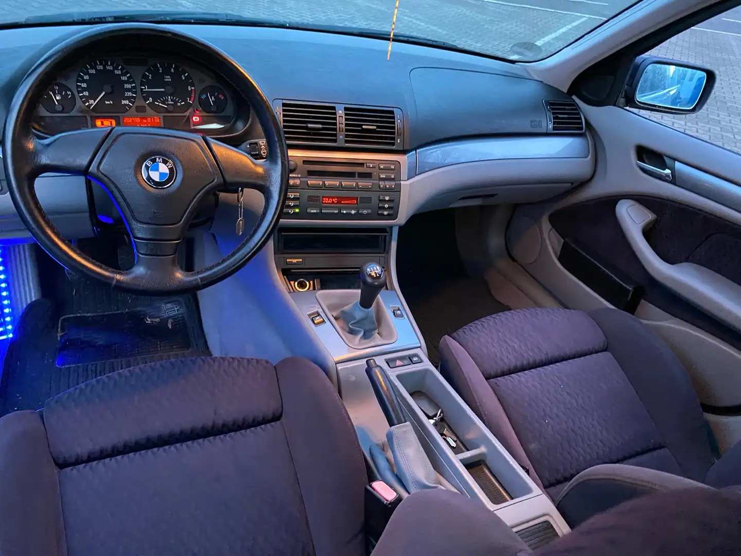 BMW 318 318i neue Tüv und AU Blauw - 2