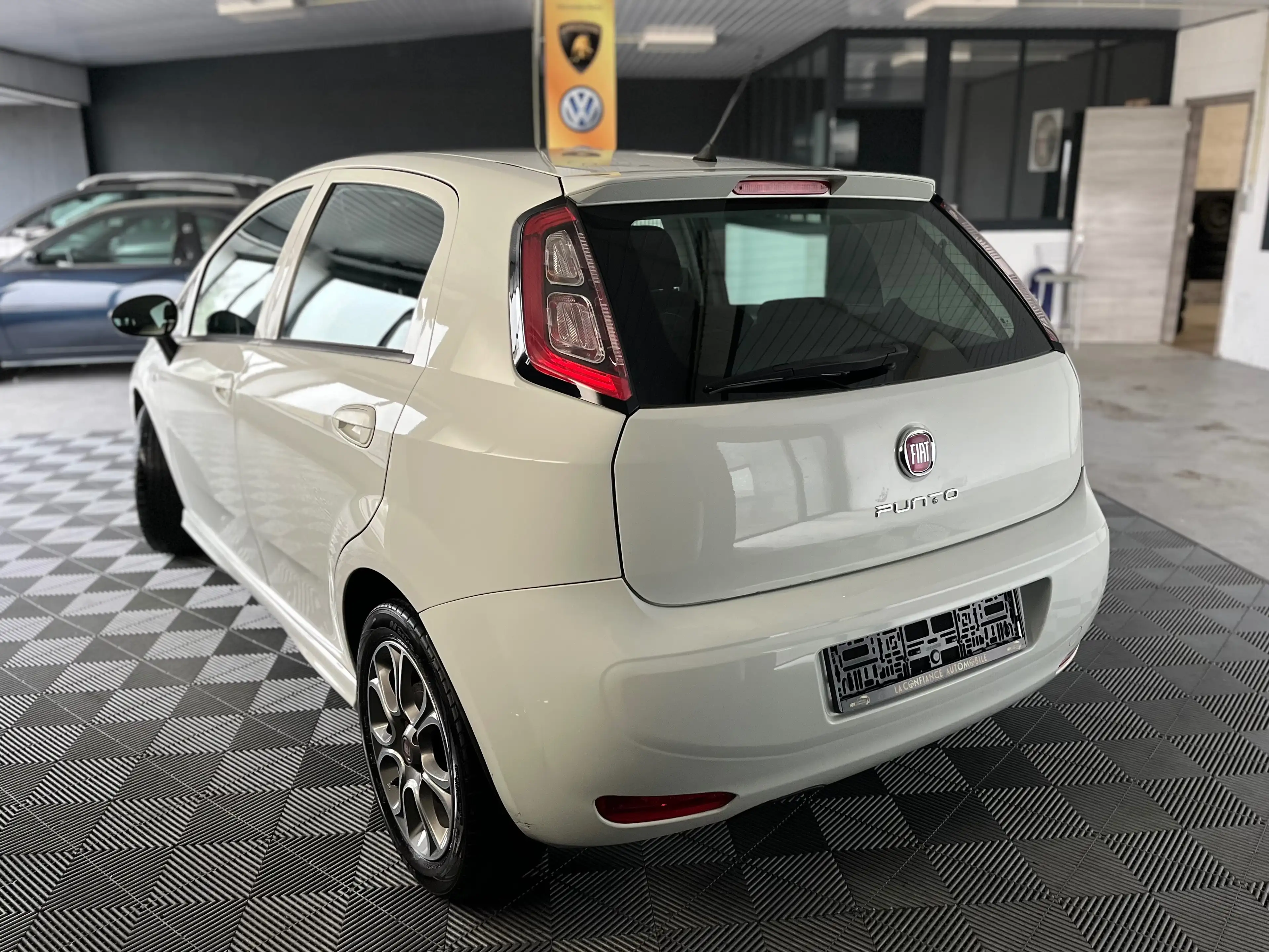 Fiat Punto 1.4i 1er Propriétaire Garantie 12 mois — photo 6