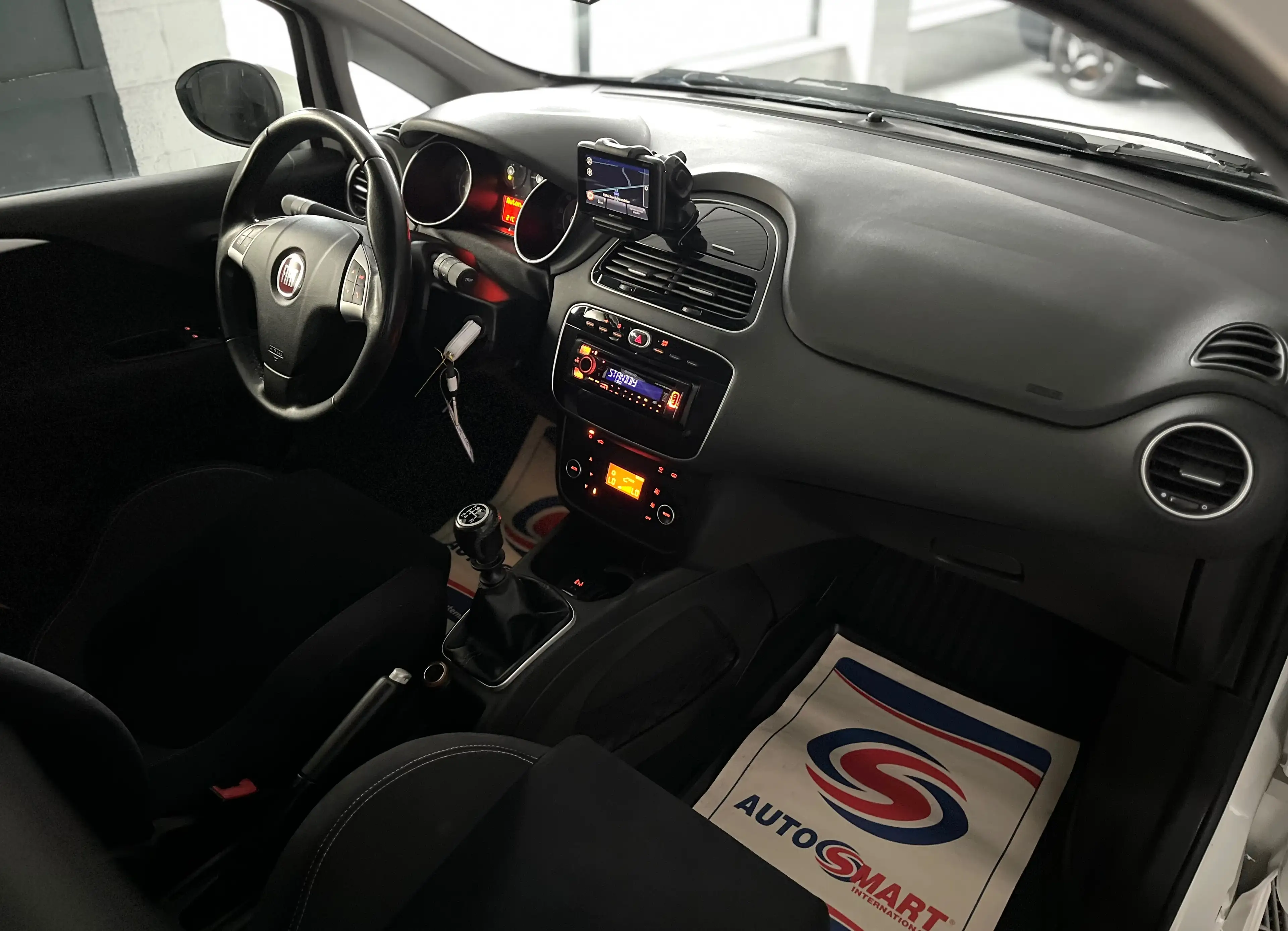 Fiat Punto 1.4i 1er Propriétaire Garantie 12 mois — photo 9