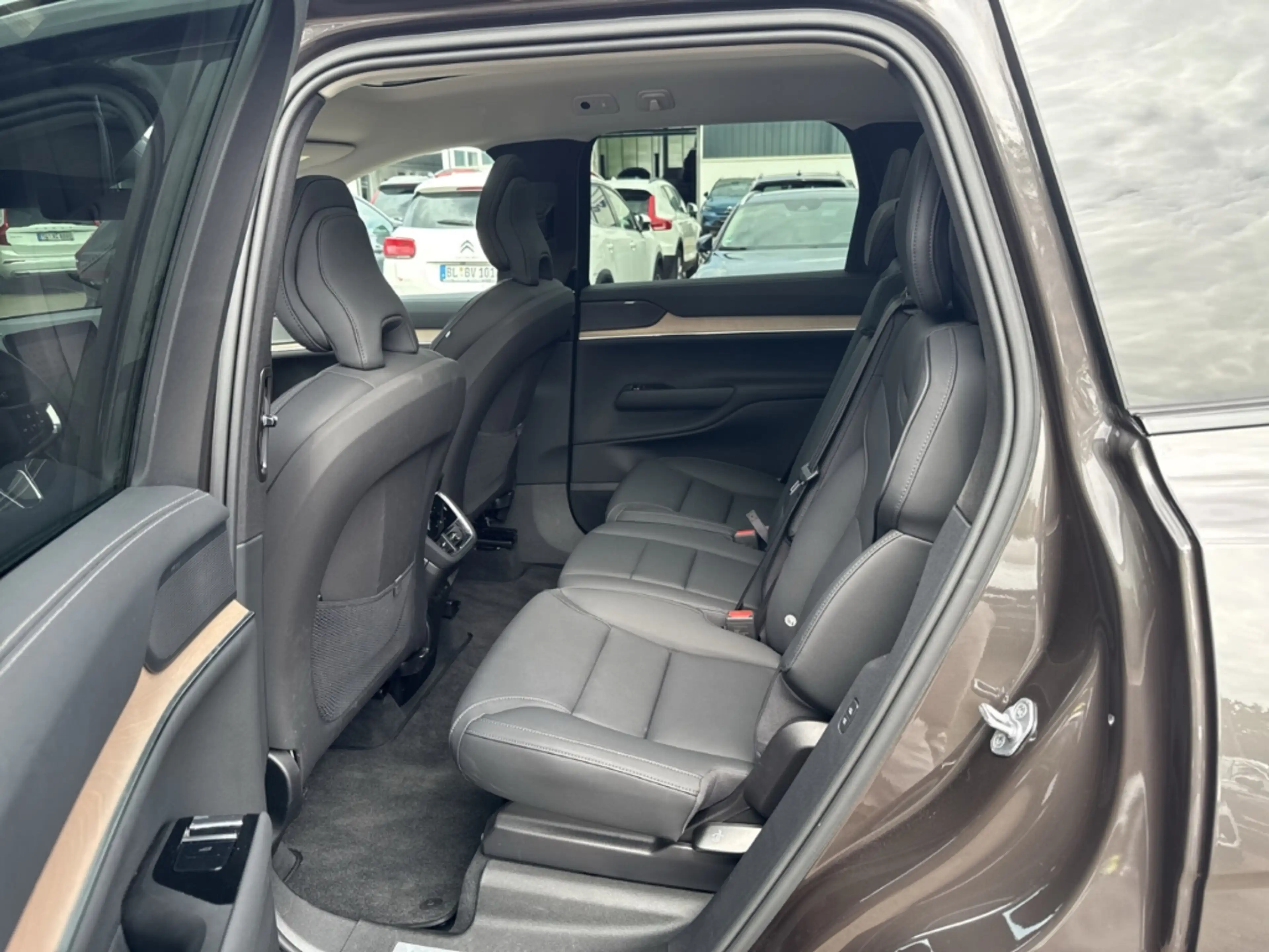 Volvo EX90 Plus Pure Electric AWD 7-Sitzer HUD StandHZG Panor — photo 7