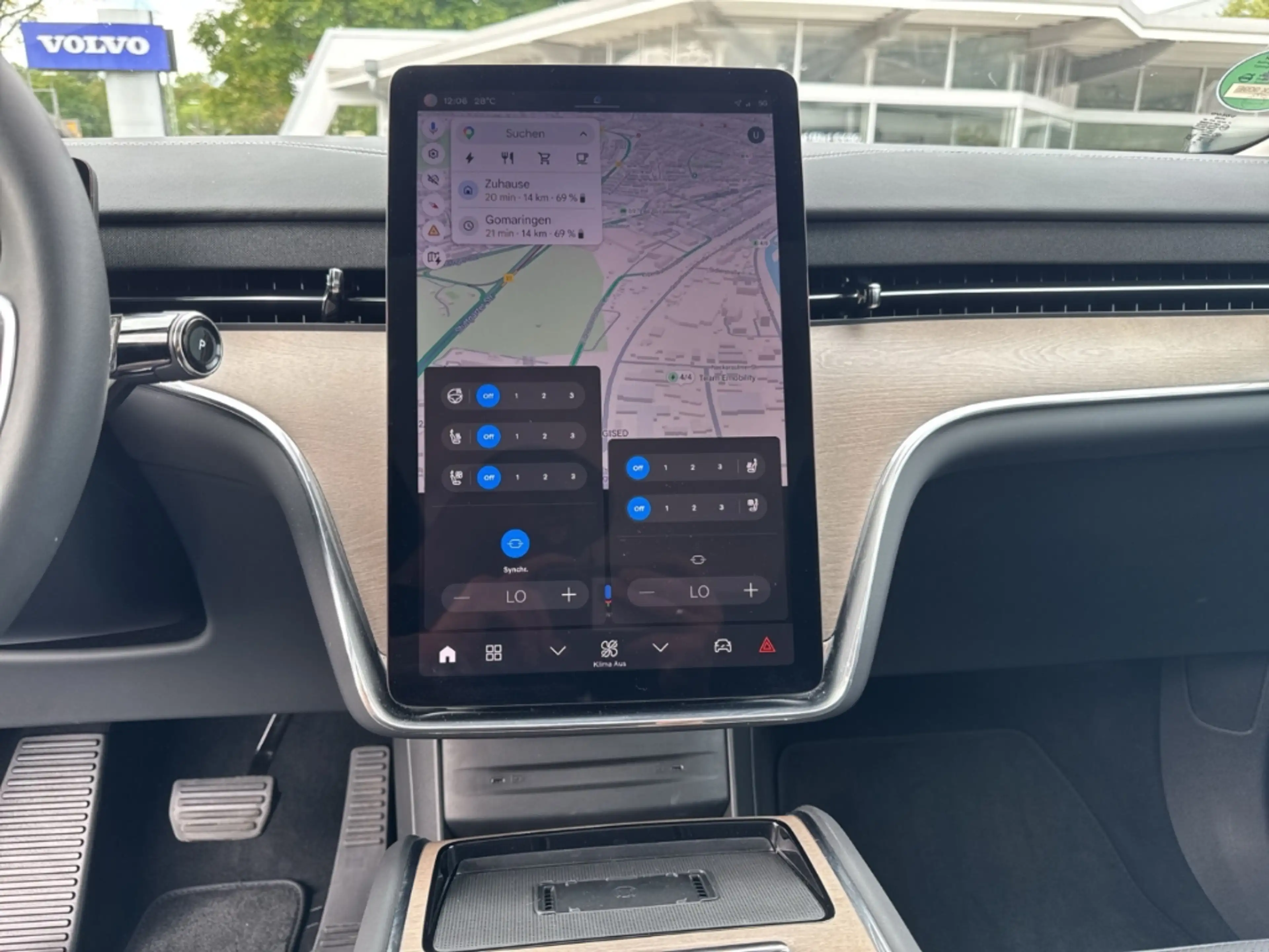 Volvo EX90 Plus Pure Electric AWD 7-Sitzer HUD StandHZG Panor — photo 13