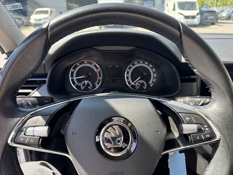 Skoda Scala 1.0 TSI Ambition *PDC/CarPlay/GJR* — photo 11