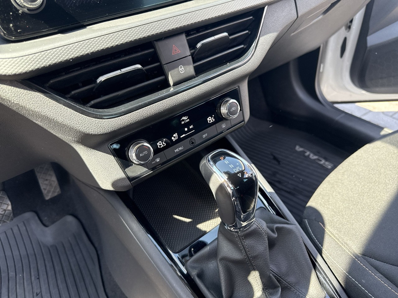 Skoda Scala 1.0 TSI Ambition *PDC/CarPlay/GJR* — photo 9