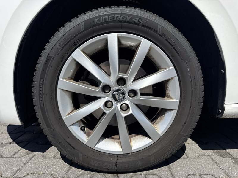 Skoda Scala 1.0 TSI Ambition *PDC/CarPlay/GJR* — photo 12