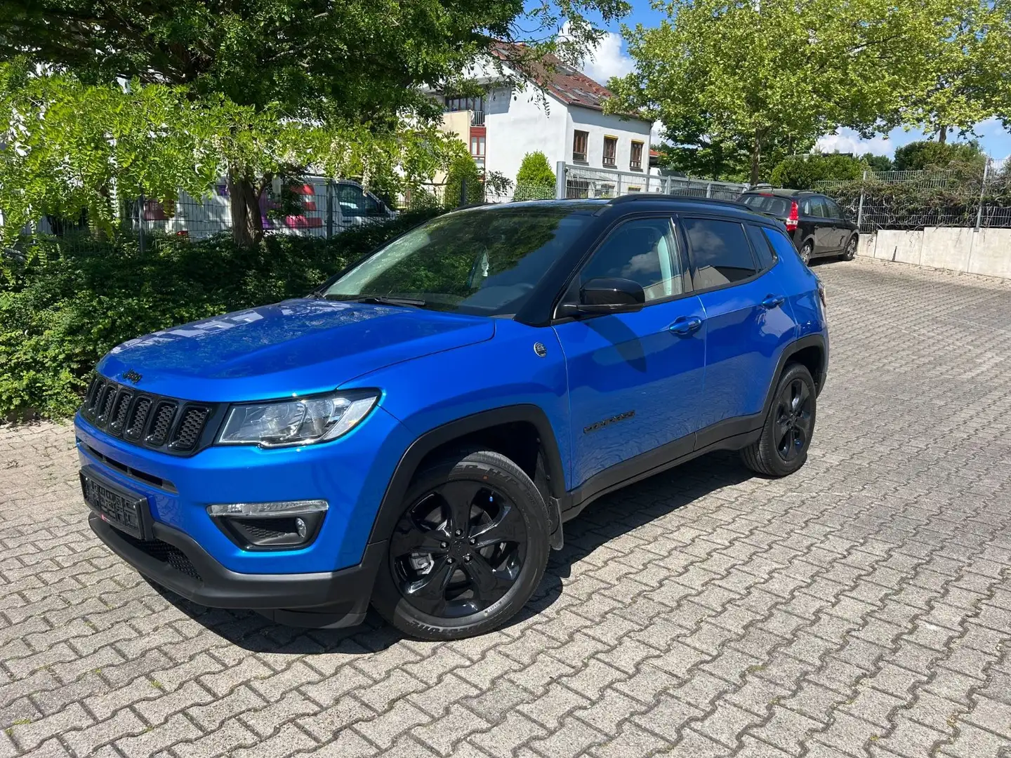 Jeep Compass 1.6 Multijet Night Eagle Brooklyn Editio Blau - 1