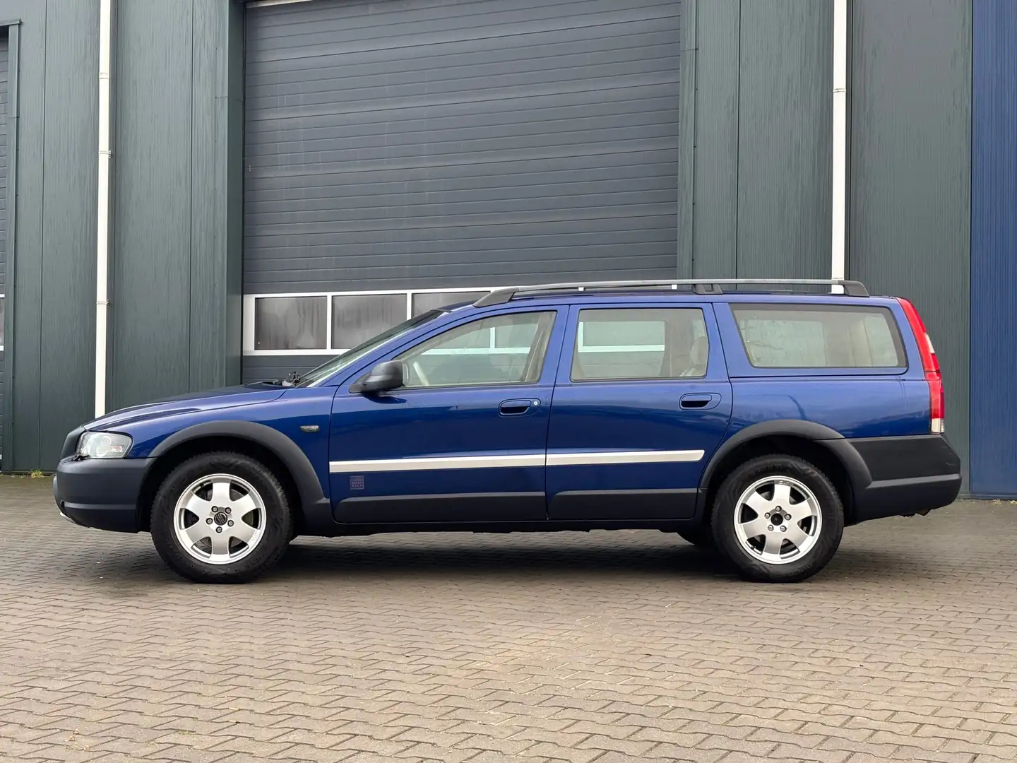 Volvo V70 2.4 T AWD Gtr. C.L. | Airco + Cruise control | Azul - 2