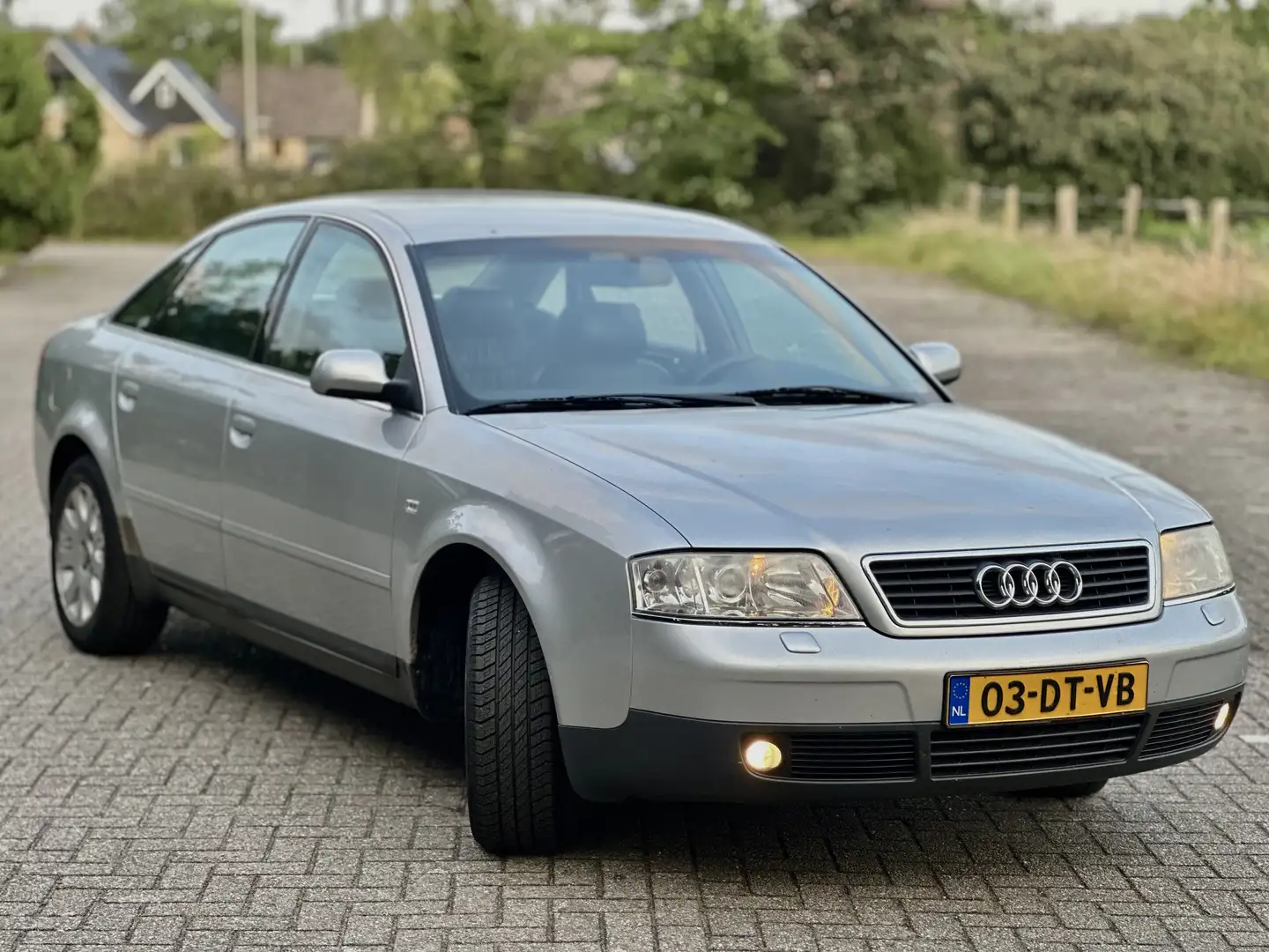 Audi A6 2.4 - 2