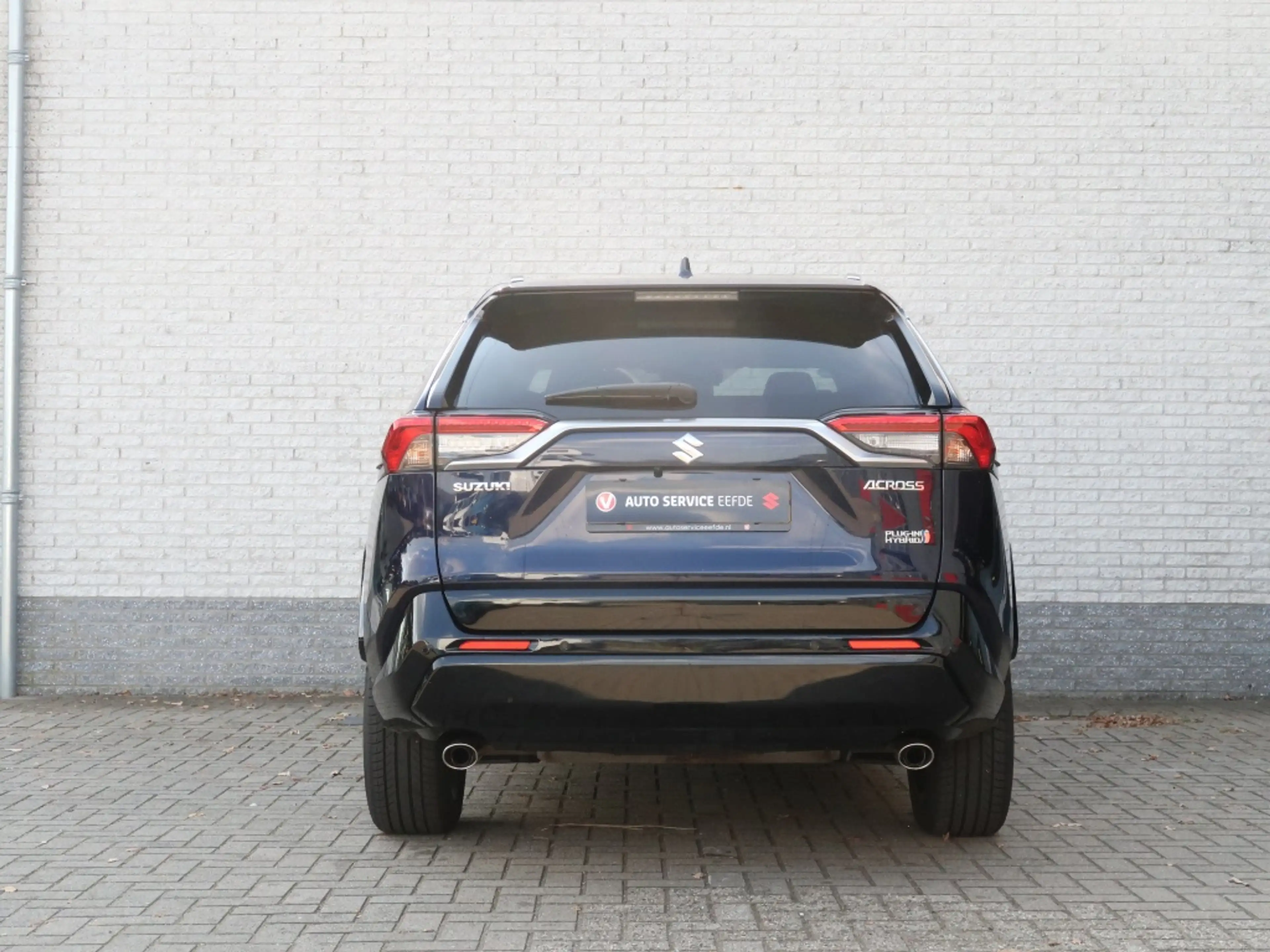 Suzuki Across 2.5 Plug-in Style — photo 7