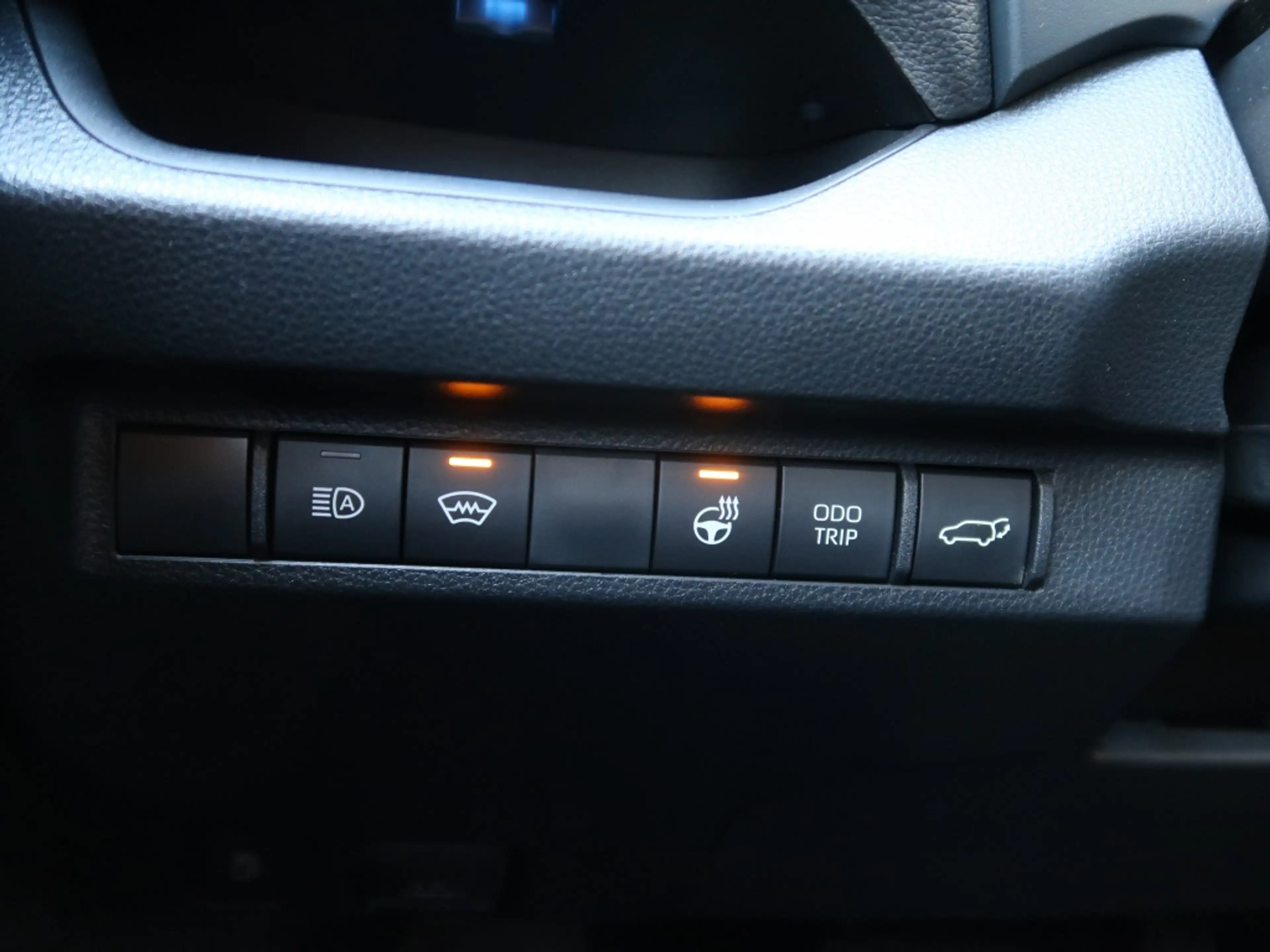 Suzuki Across 2.5 Plug-in Style — photo 15