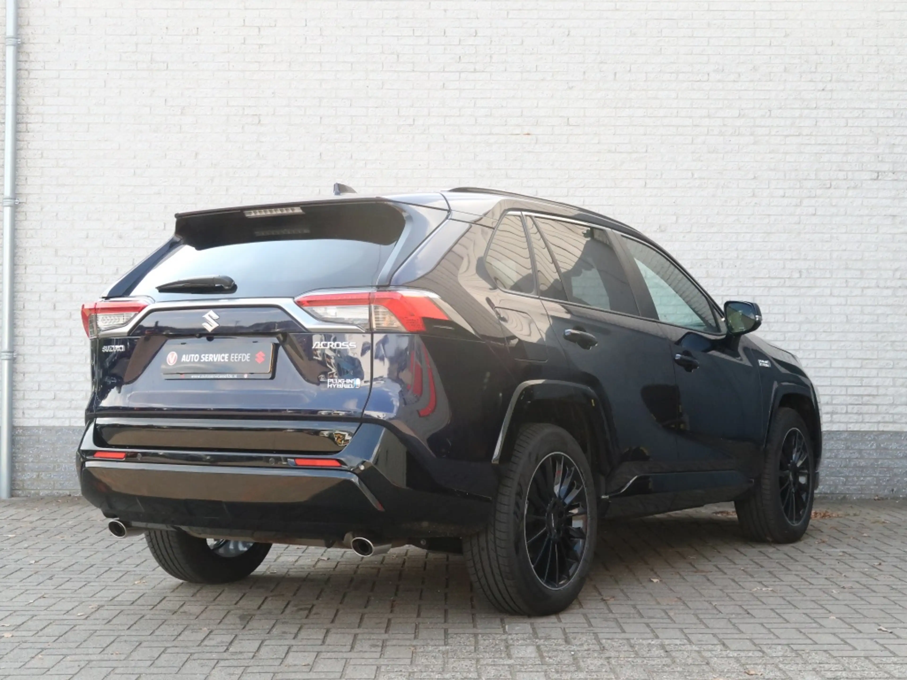 Suzuki Across 2.5 Plug-in Style — photo 2
