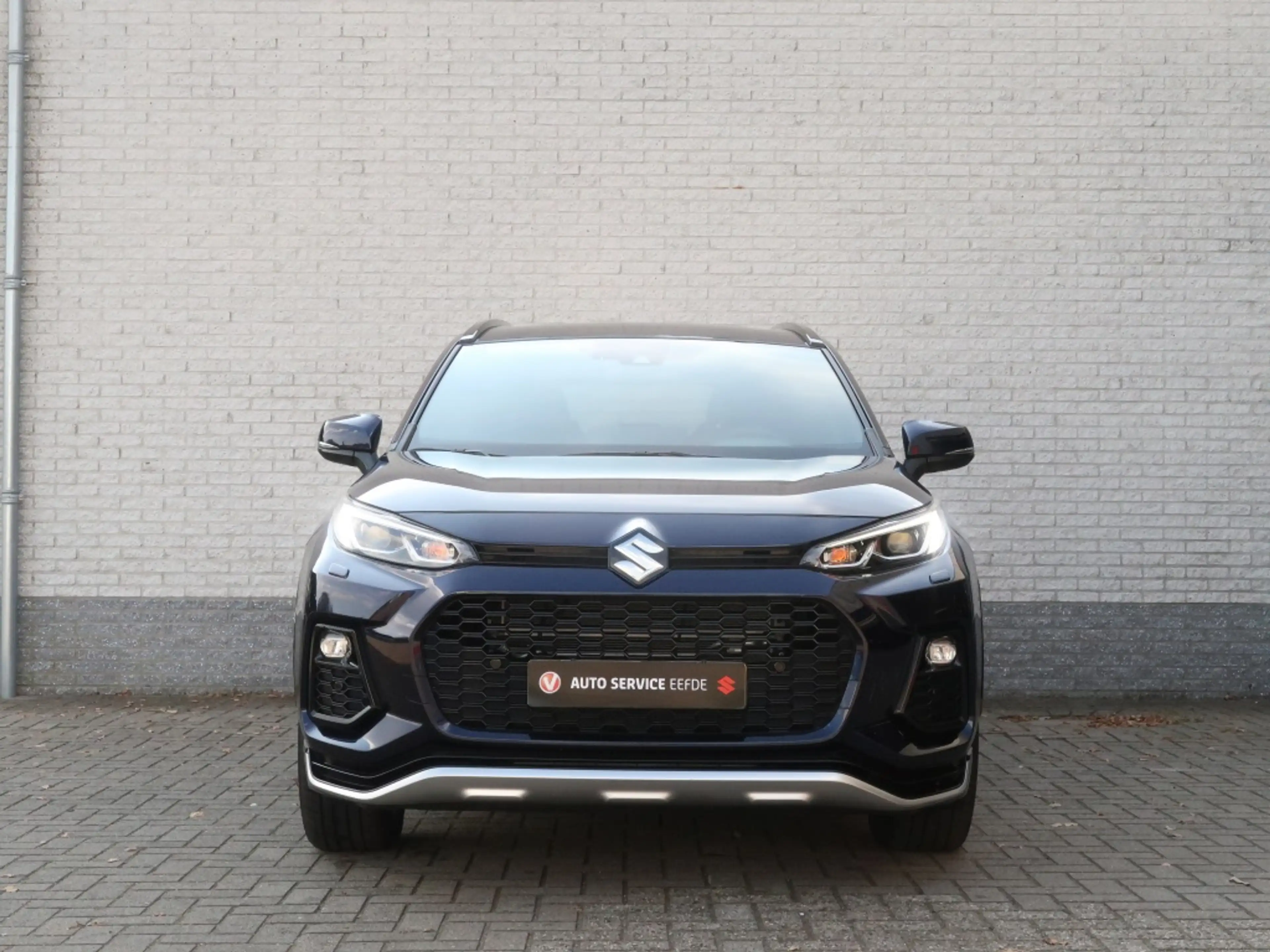 Suzuki Across 2.5 Plug-in Style — photo 4