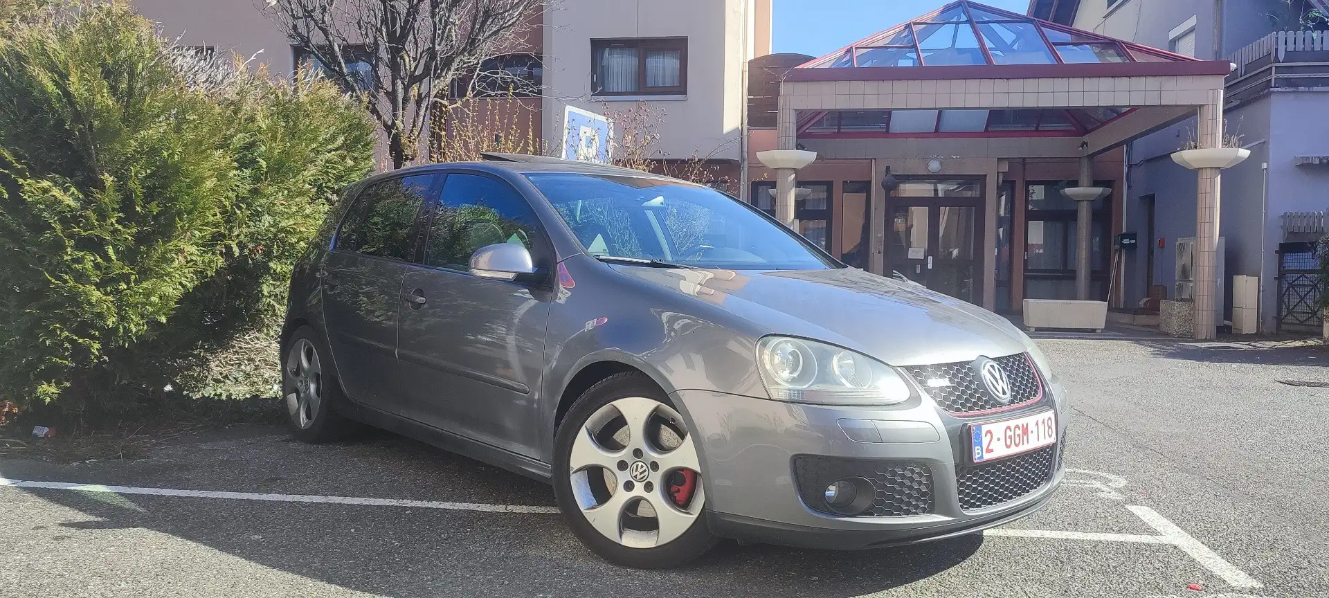 Volkswagen Golf GTI 2.0 T 16S FSI 200 - 1