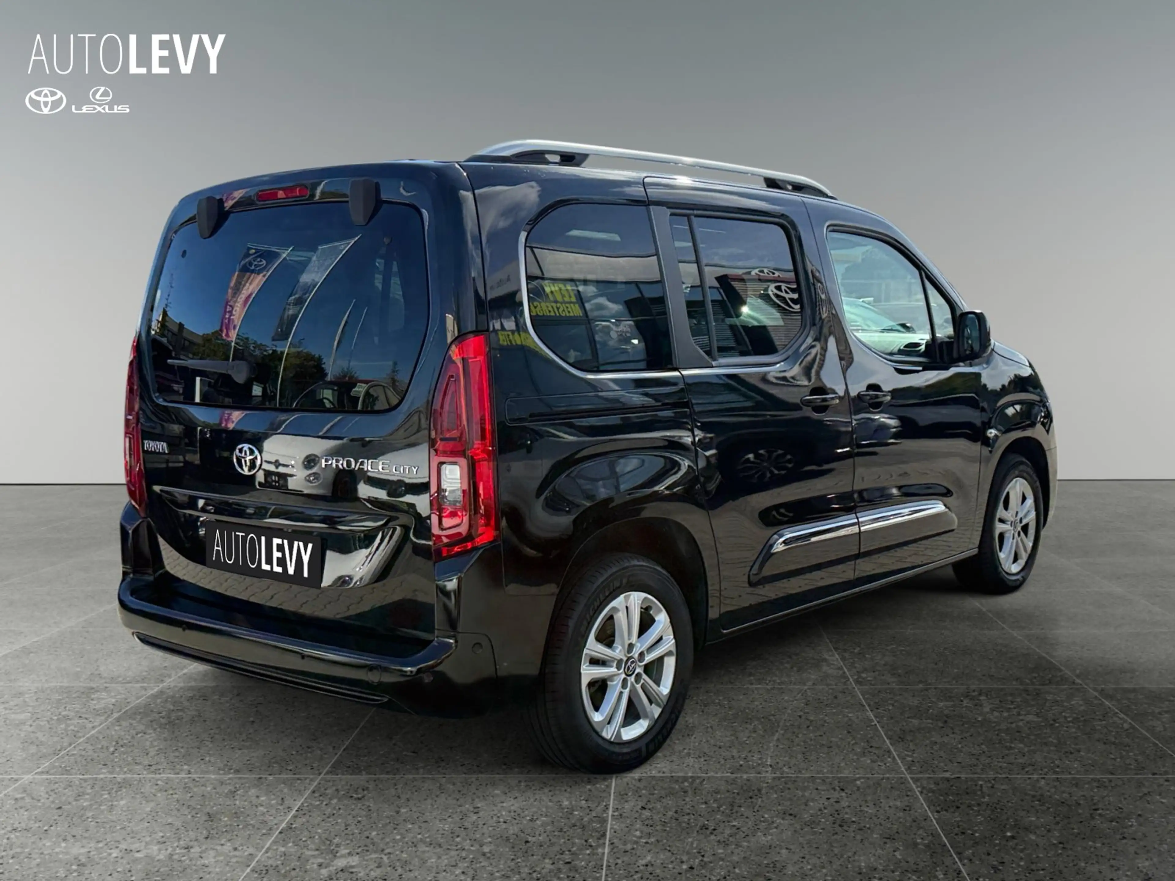 Toyota Proace City Verso 1.2 CARPLAY*SZH*PANO*PDC*RFK — photo 6