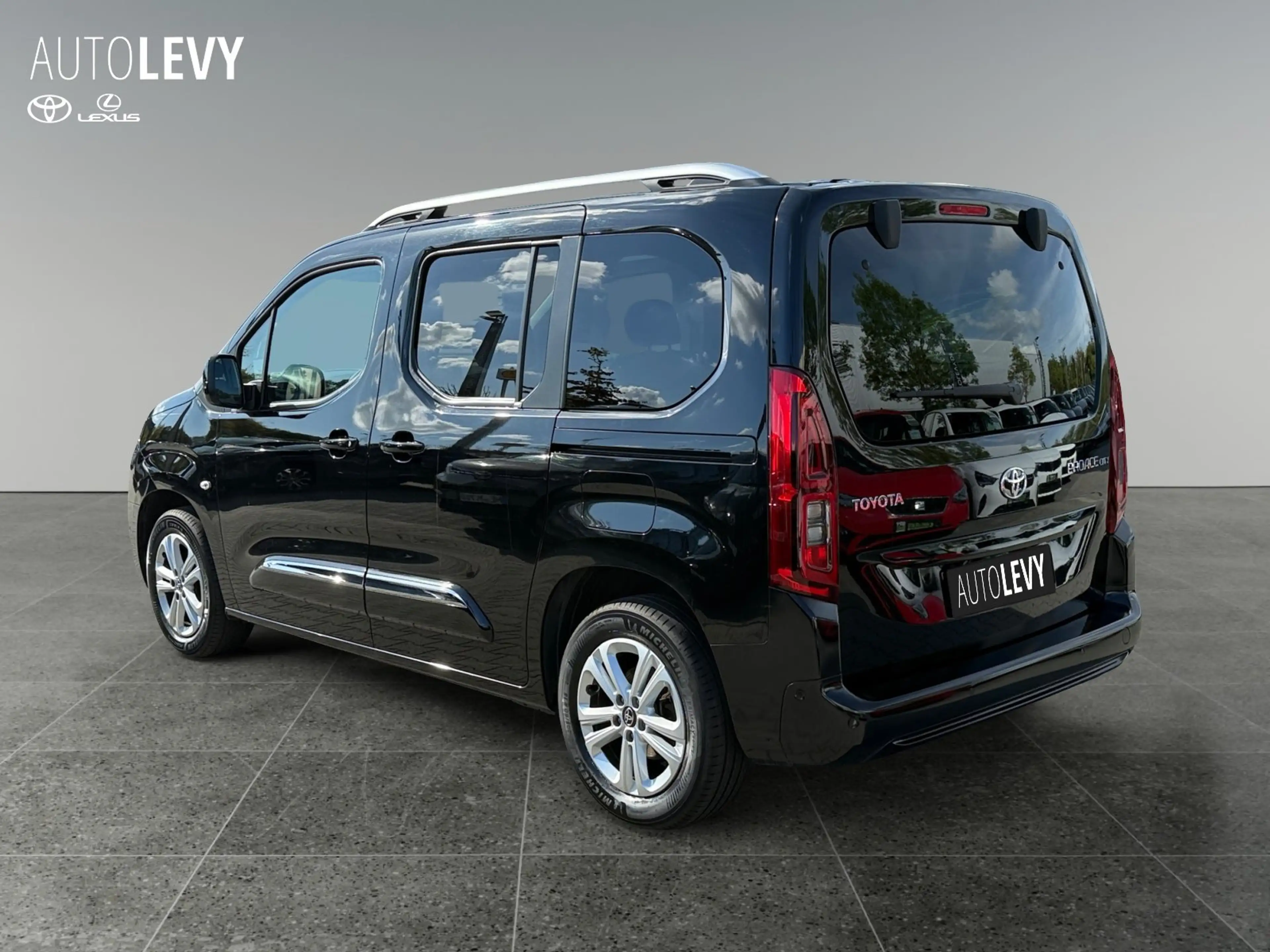 Toyota Proace City Verso 1.2 CARPLAY*SZH*PANO*PDC*RFK — photo 4