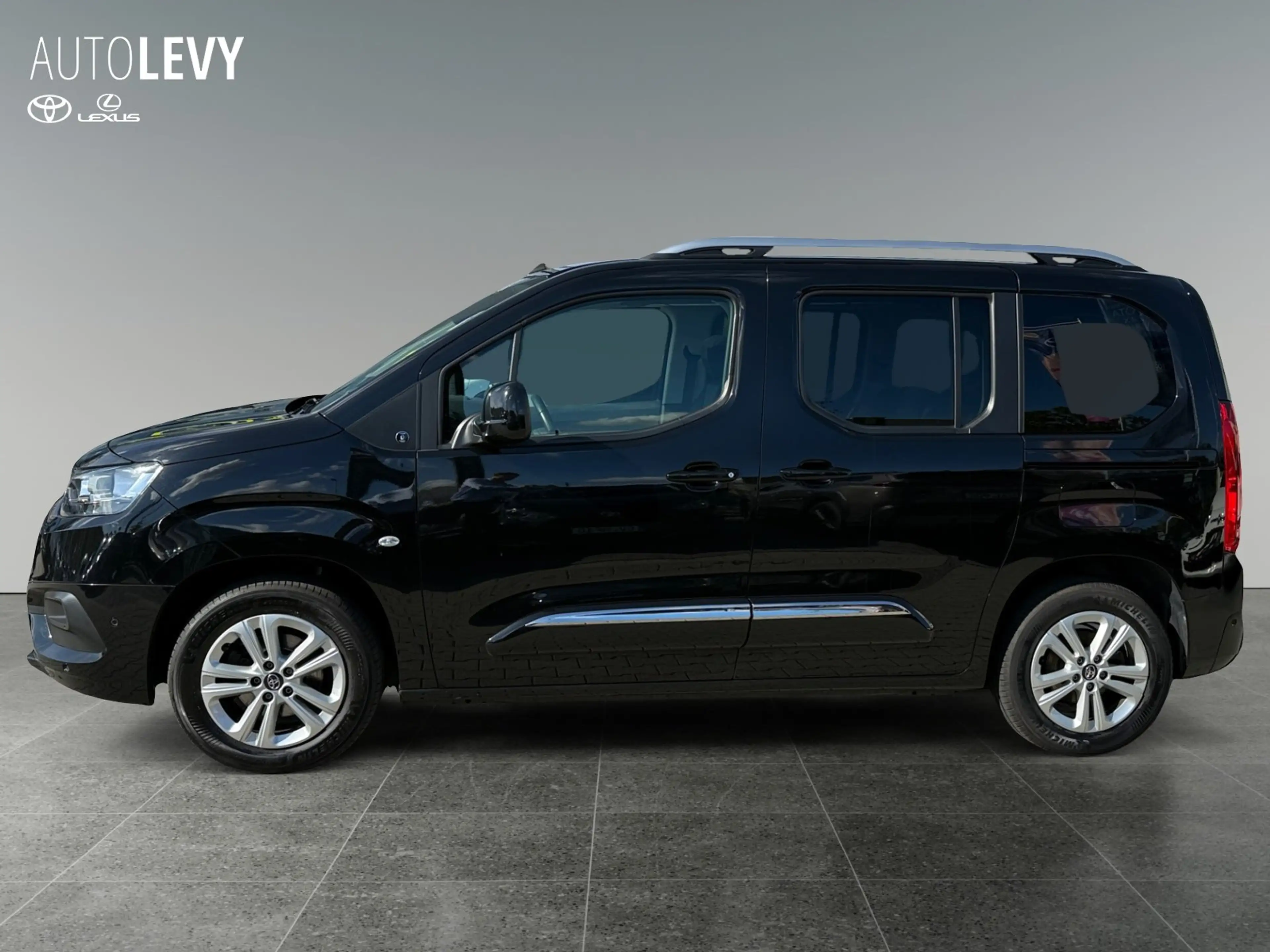 Toyota Proace City Verso 1.2 CARPLAY*SZH*PANO*PDC*RFK — photo 3