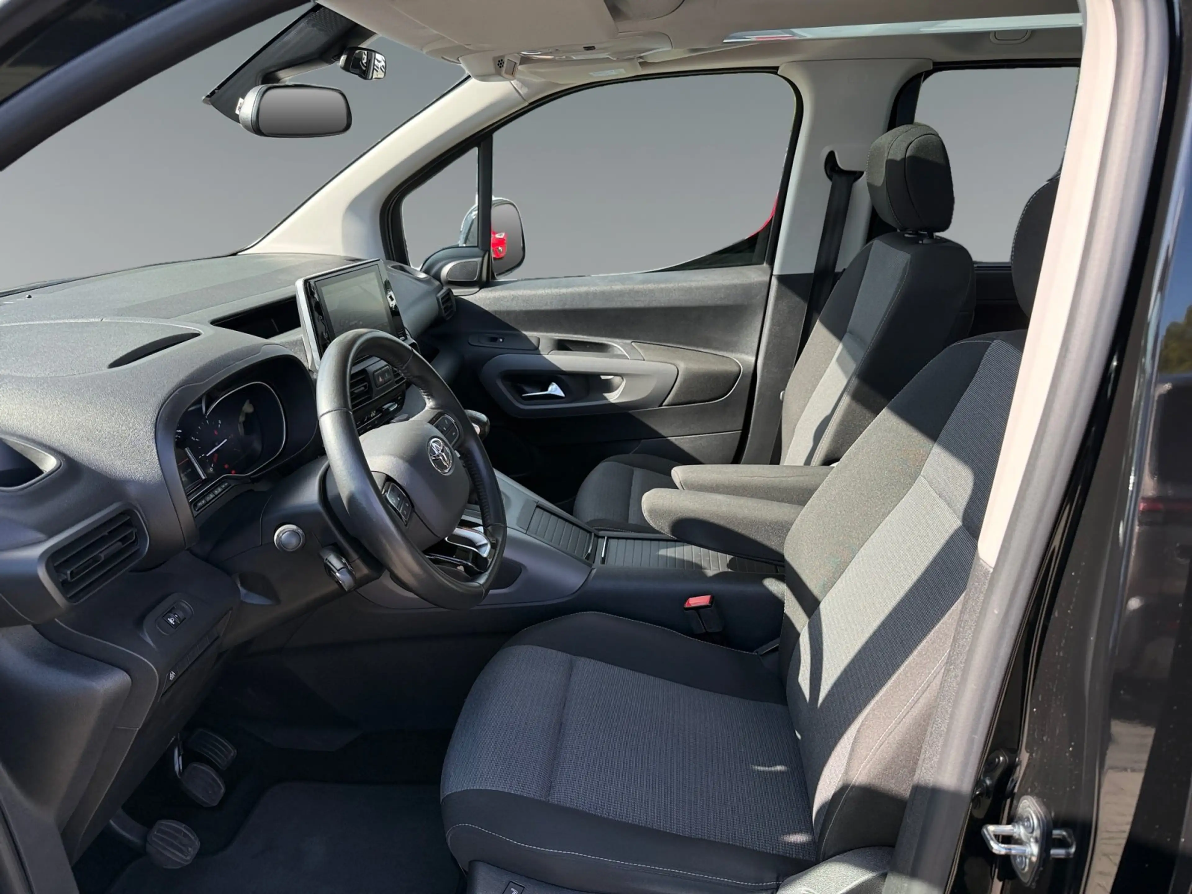 Toyota Proace City Verso 1.2 CARPLAY*SZH*PANO*PDC*RFK — photo 10