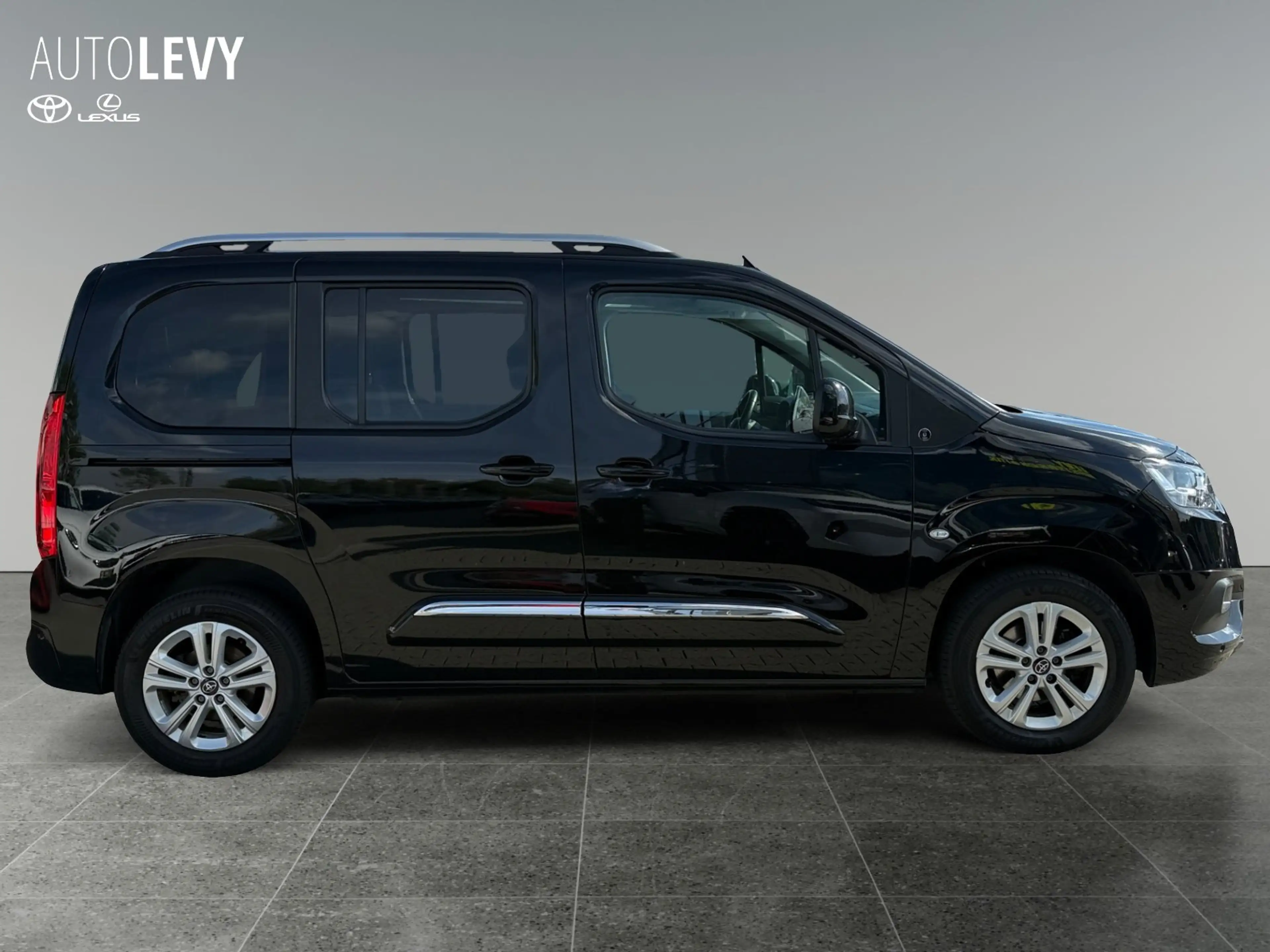 Toyota Proace City Verso 1.2 CARPLAY*SZH*PANO*PDC*RFK — photo 7