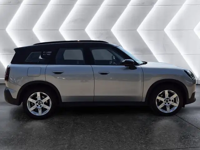 Mini Countryman view 5