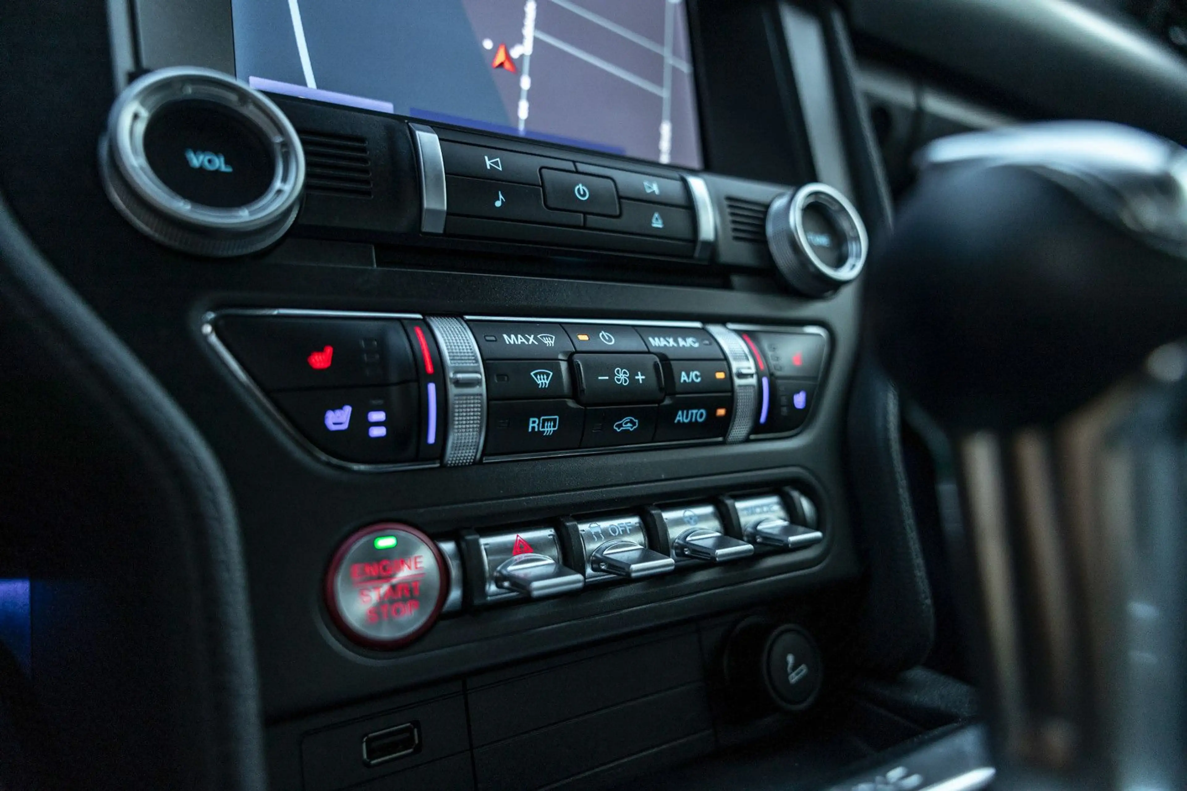 Ford Mustang GT Fastback PERFORMANCE+PREMIUM — photo 11