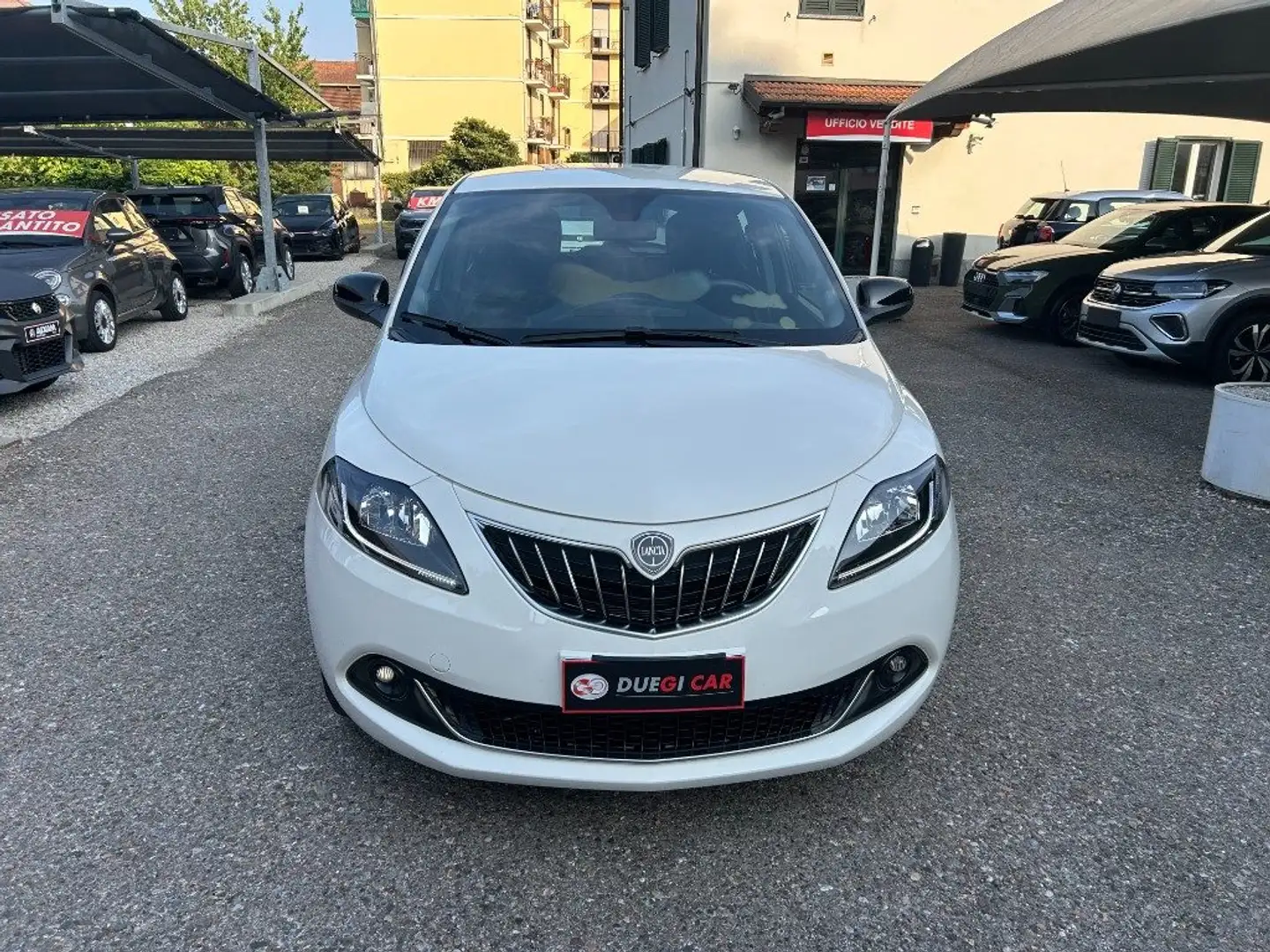 Lancia Ypsilon 1.0 FireFly 5 porte S&S Hybrid Ecochic Gold Bianco - 2