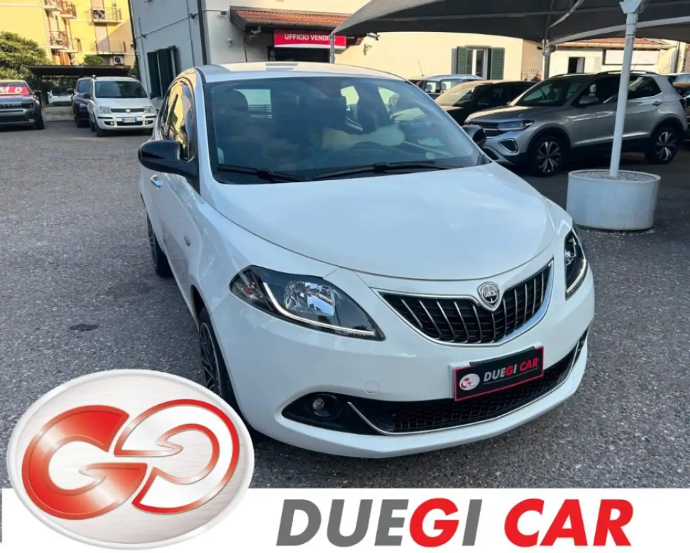 Lancia Ypsilon 1.0 FireFly 5 porte S&S Hybrid Ecochic Gold Bianco - 1