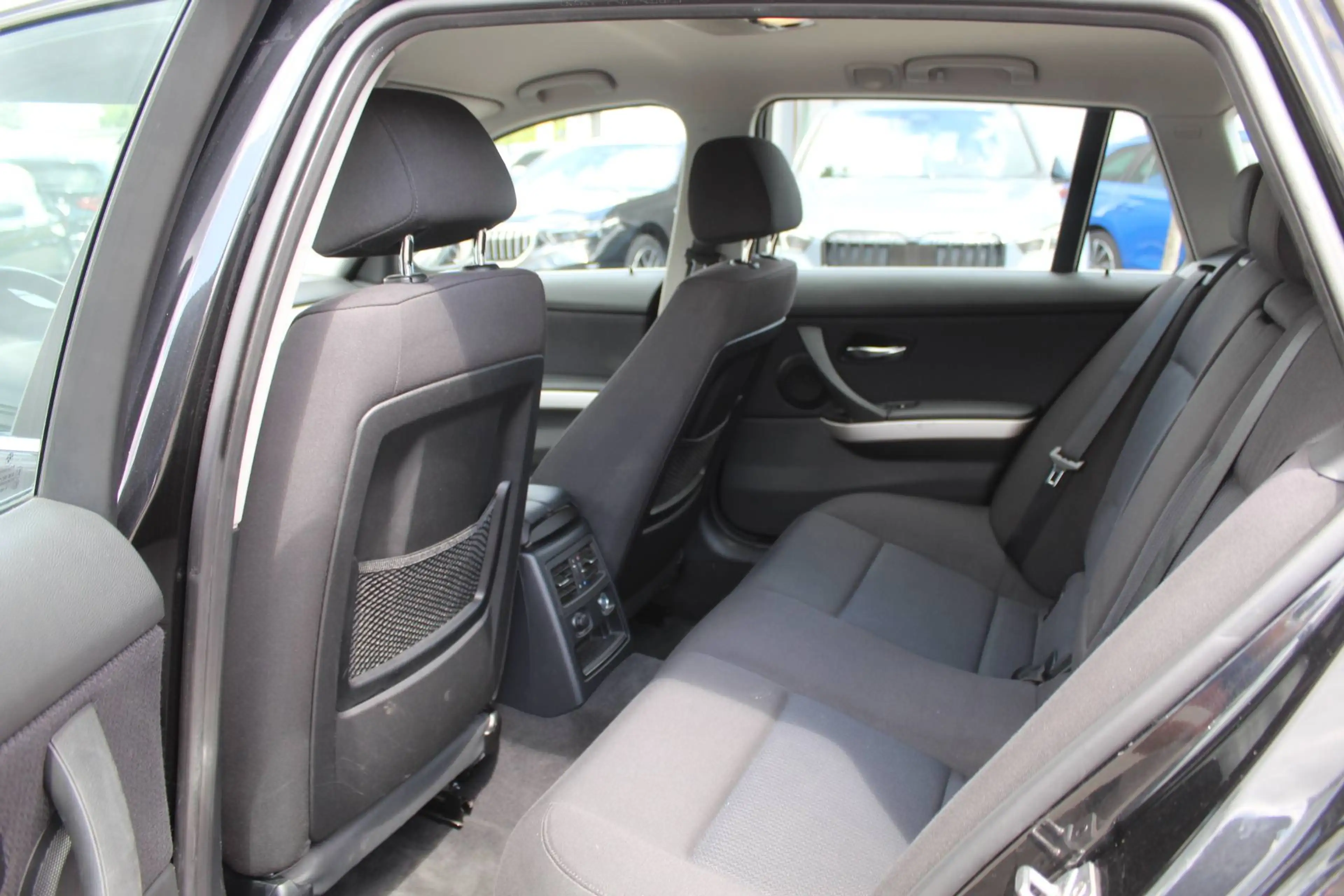 BMW 325 d Tour. Aut. +AHK+PDC+Tempo.+18 Zoll — photo 7