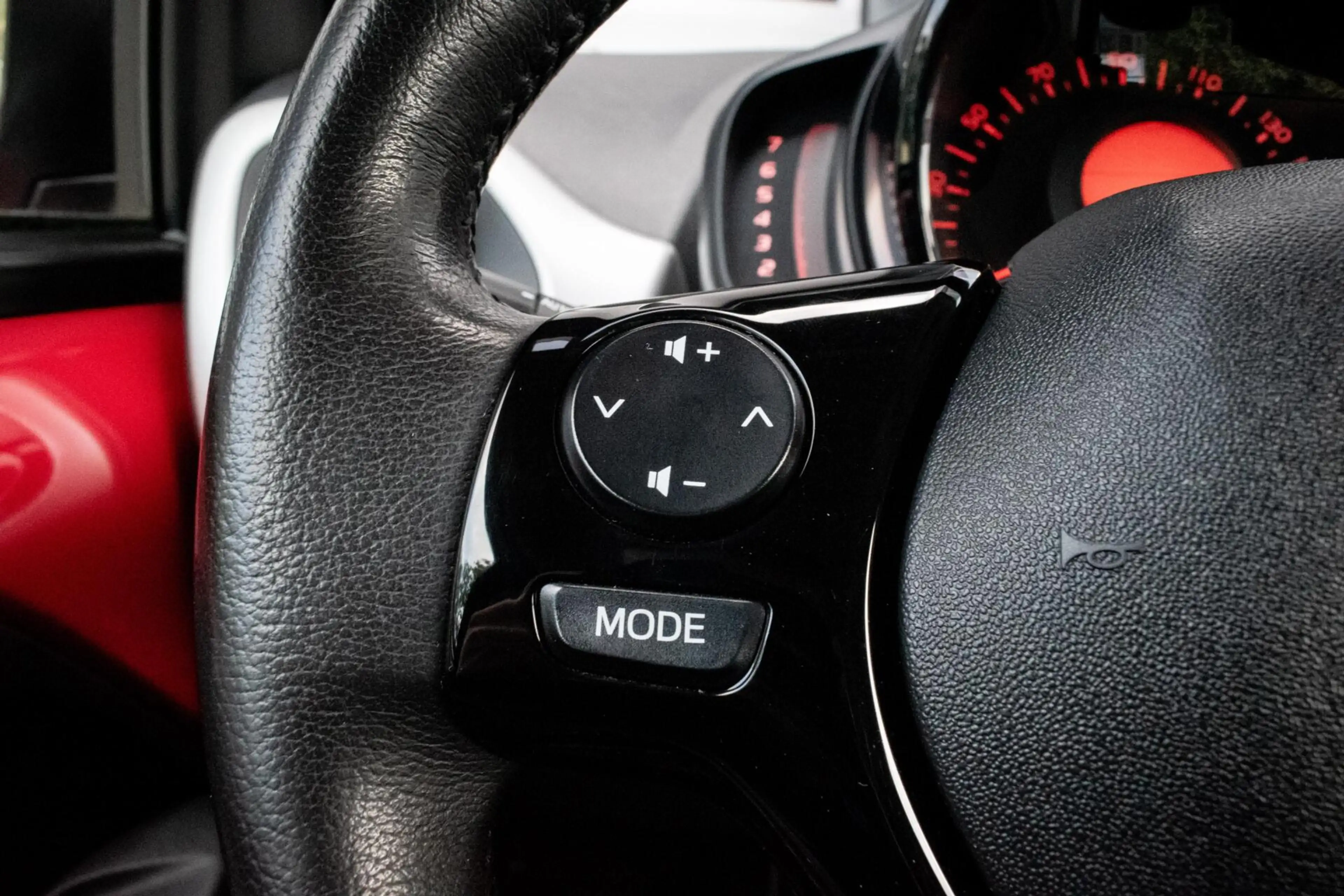 Peugeot 108 1.2 VTi Allure|CLIMATE|MULTIMEDIASCHERM|BLUETOOTH| — photo 12