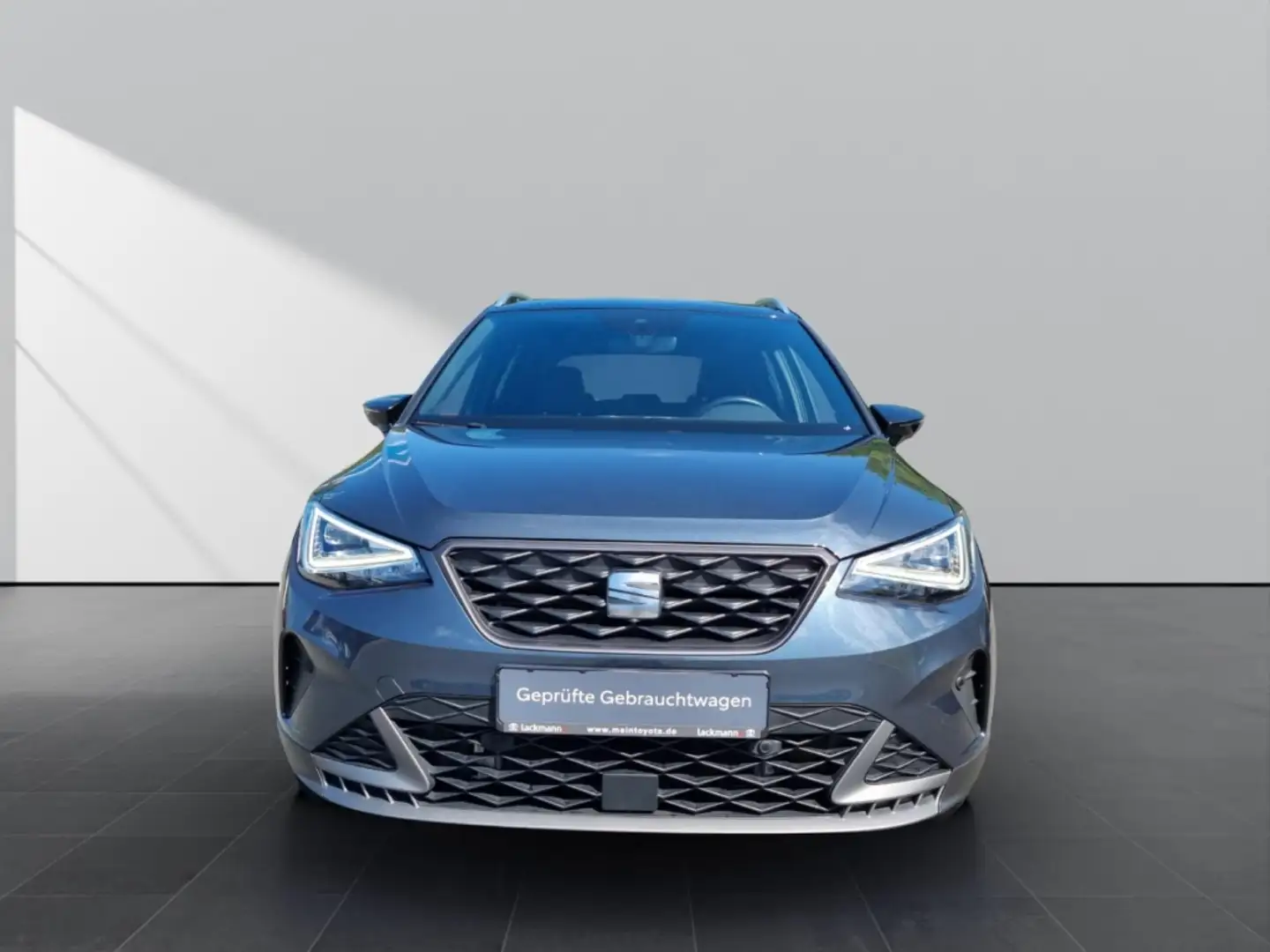 SEAT Arona 1.0 FR*Navi*LED*Kamera*AHK*Winterpaket* Gris - 2