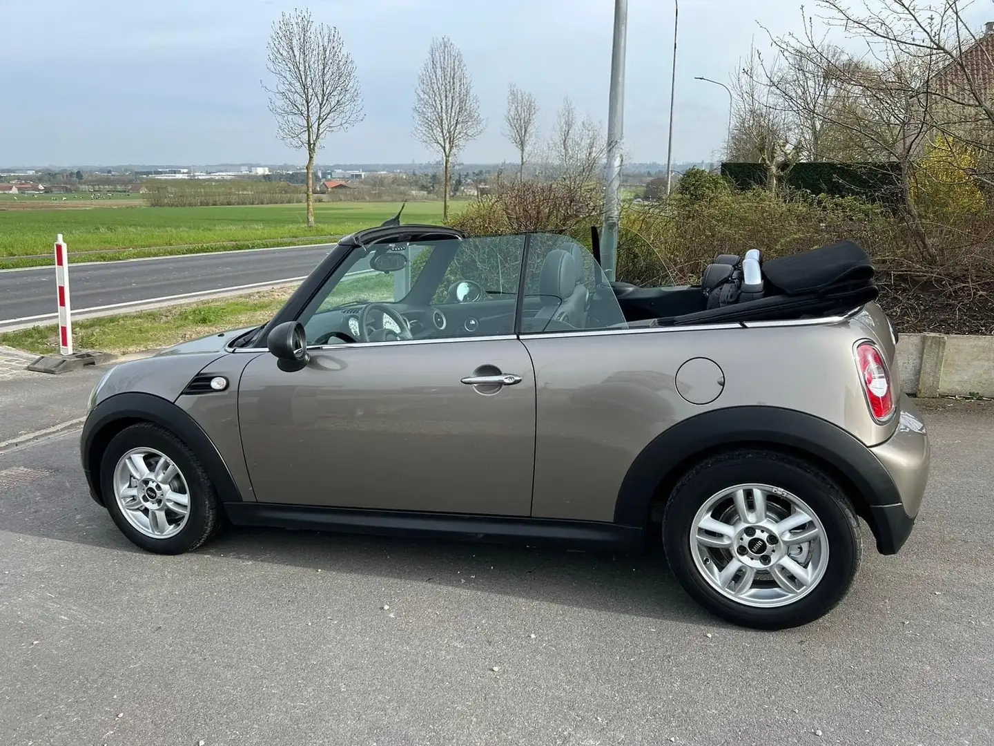 MINI One Cabrio Mini One Cabrio Bronce - 1
